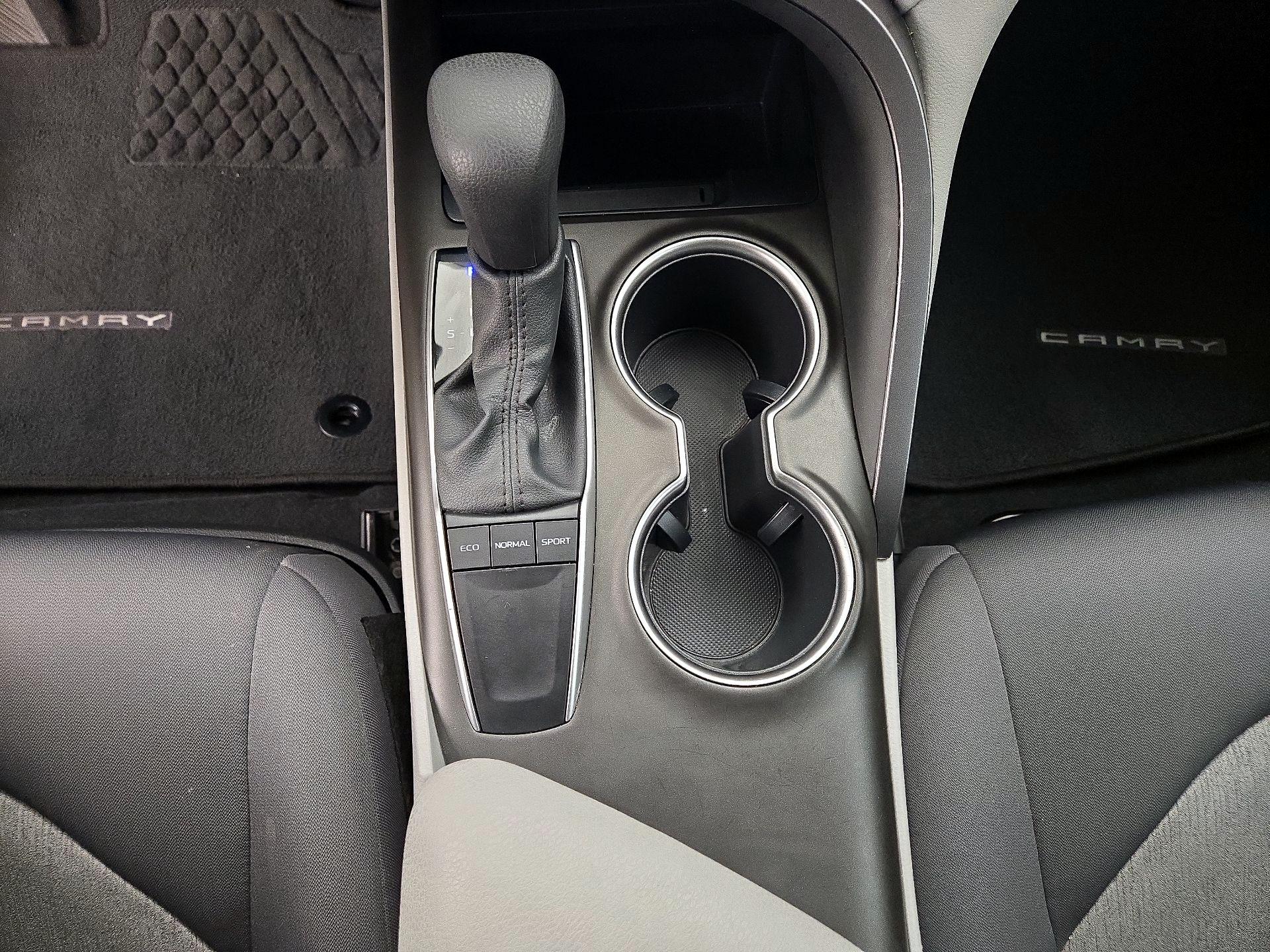 Thumbnail: 2022 Toyota Camry - 17