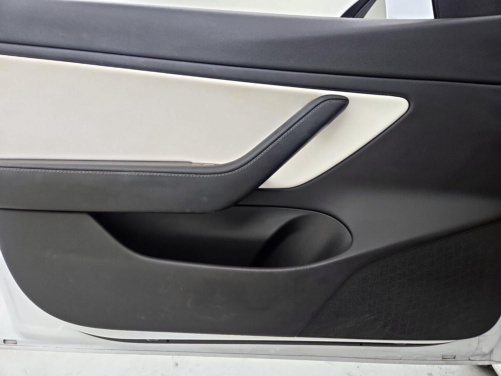 Thumbnail: 2021 Tesla Model 3 - 12