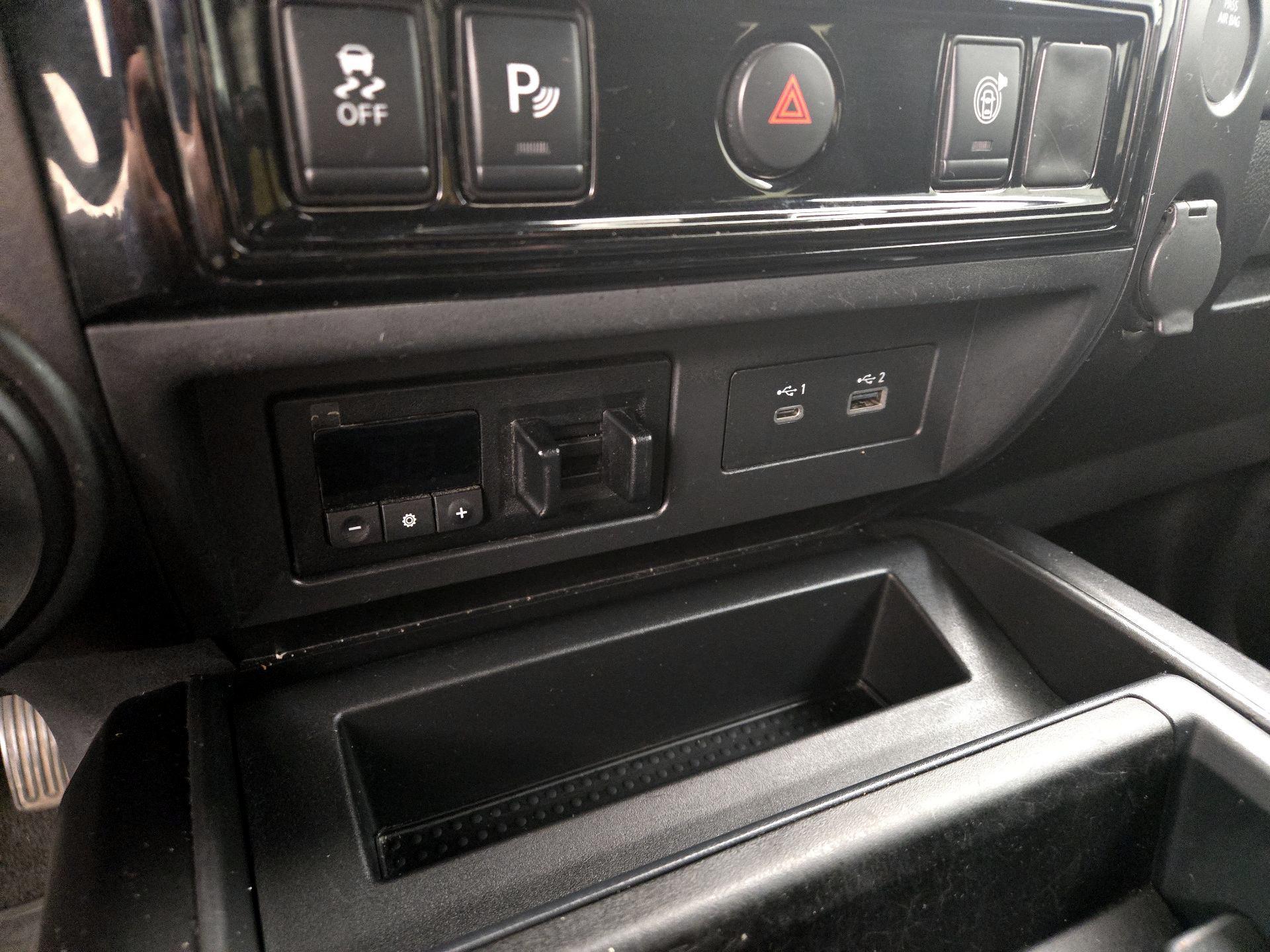 Thumbnail: 2022 Nissan Titan - 19