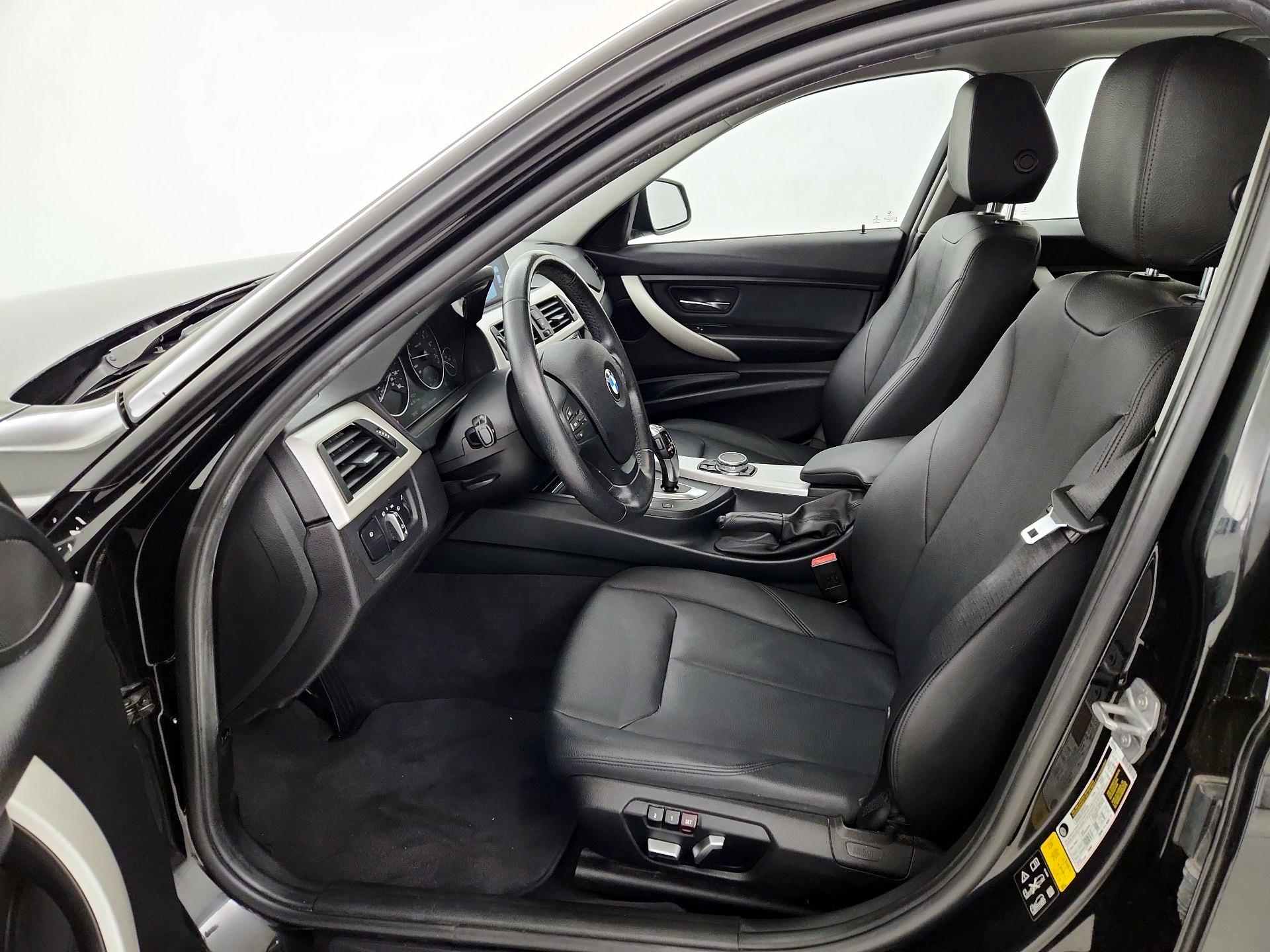 Thumbnail: 2016 BMW 3 Series - 11