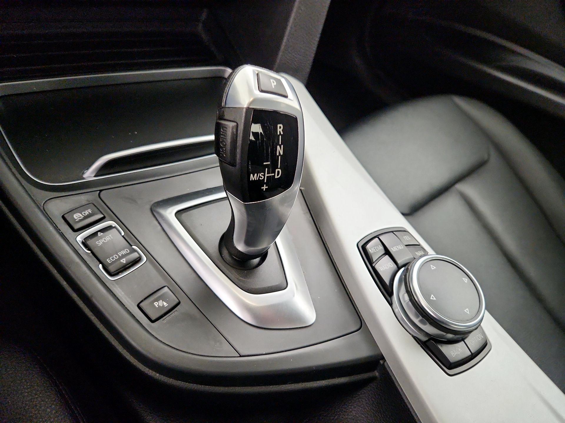 Thumbnail: 2016 BMW 3 Series - 18