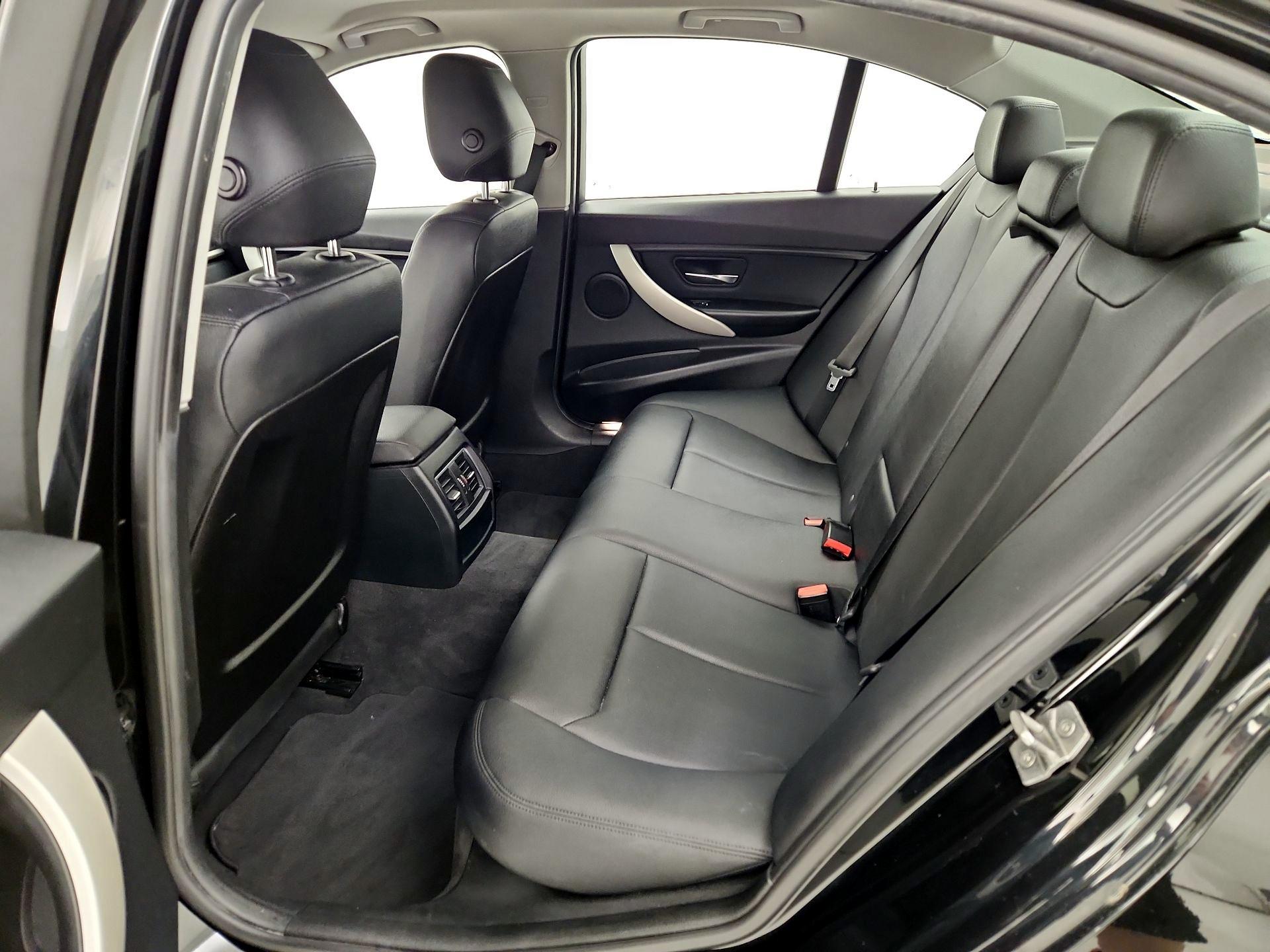 Thumbnail: 2016 BMW 3 Series - 20