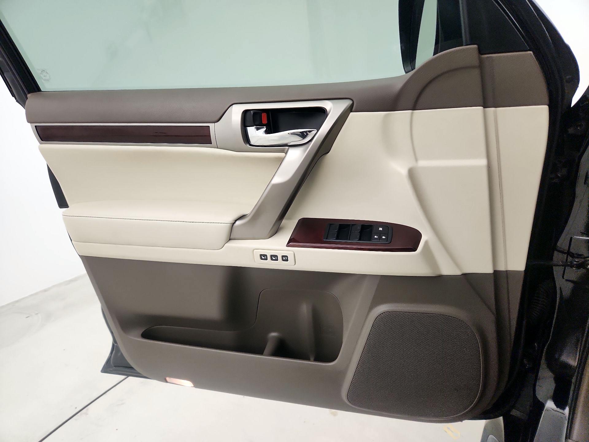 Thumbnail: 2016 Lexus GX - 12