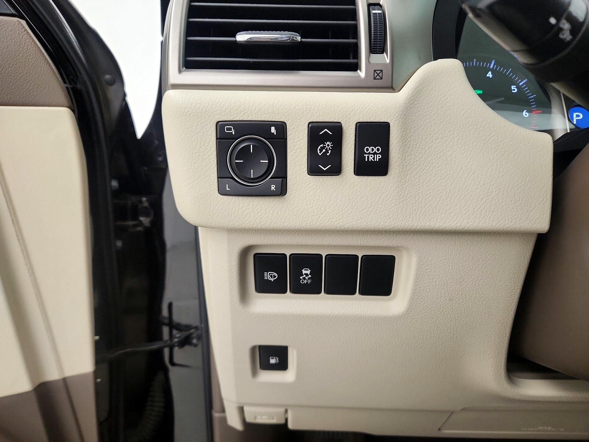 Thumbnail: 2016 Lexus GX - 13