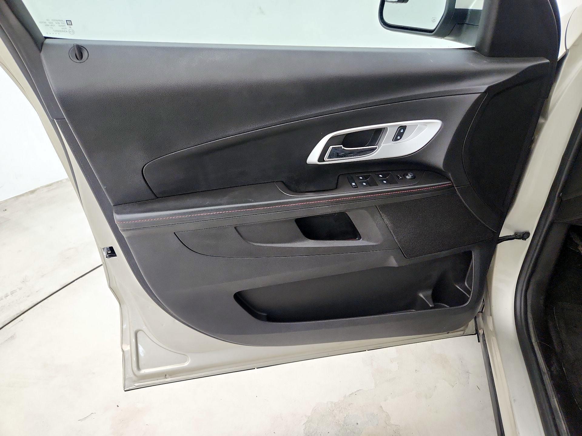 Thumbnail: 2015 Chevrolet Equinox - 12