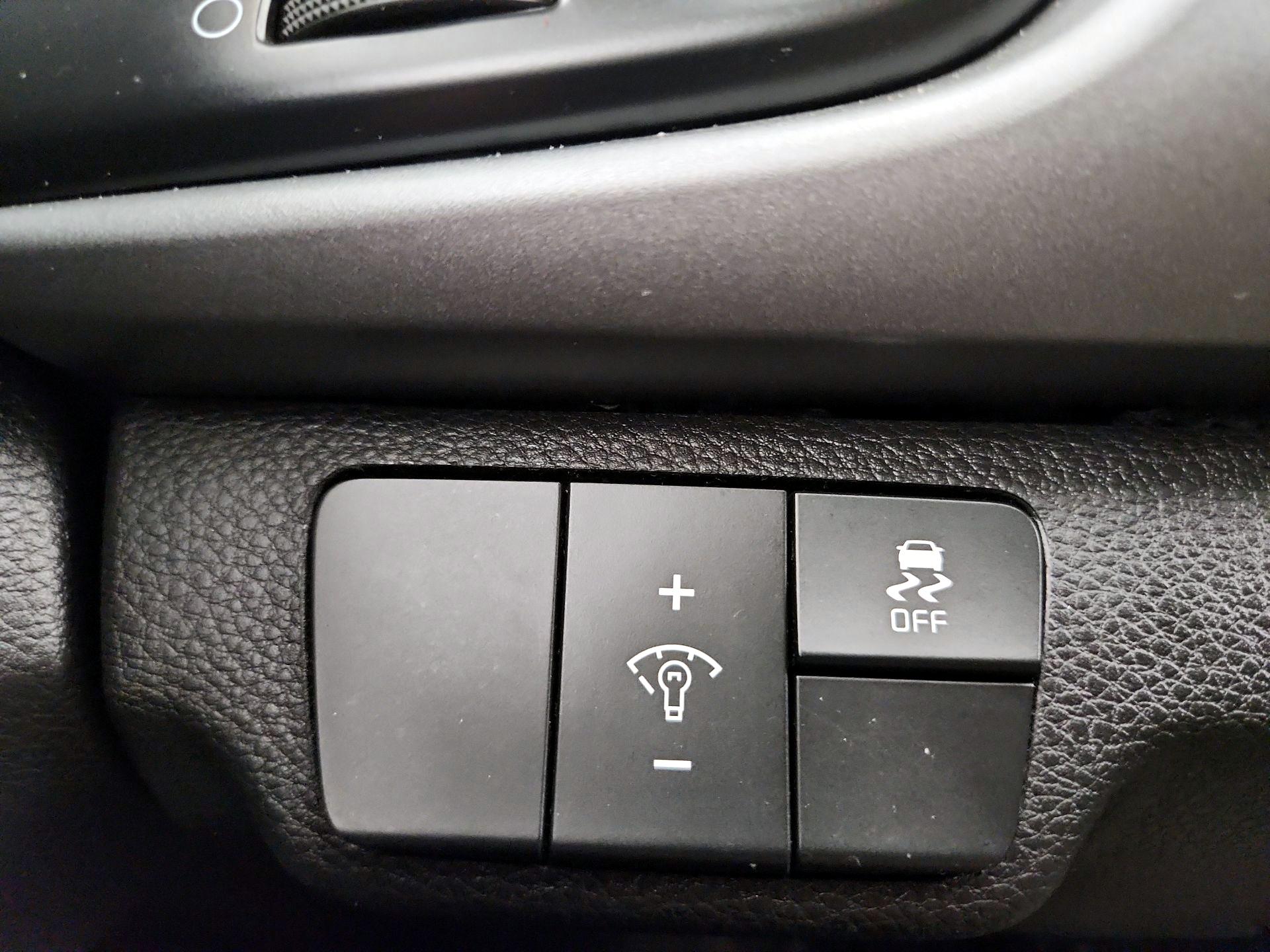 Thumbnail: 2021 Kia Rio - 11