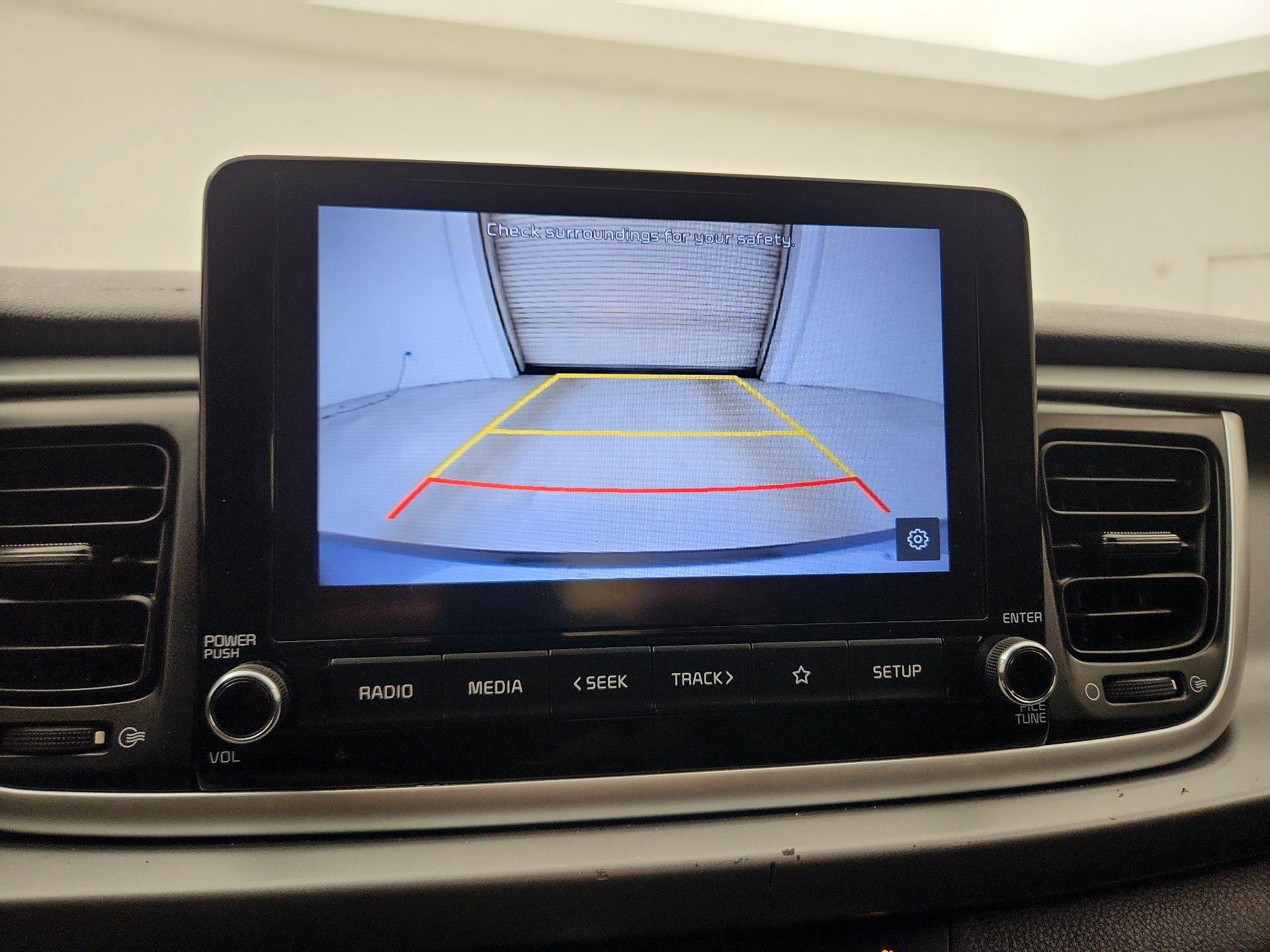 Thumbnail: 2021 Kia Rio - 12