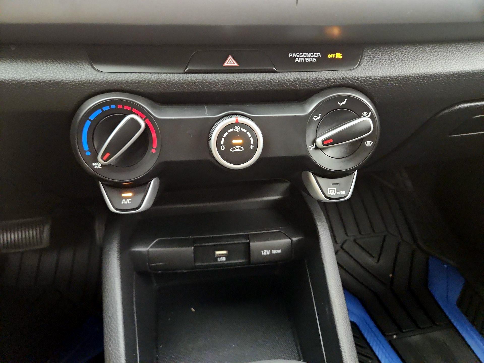 Thumbnail: 2021 Kia Rio - 14