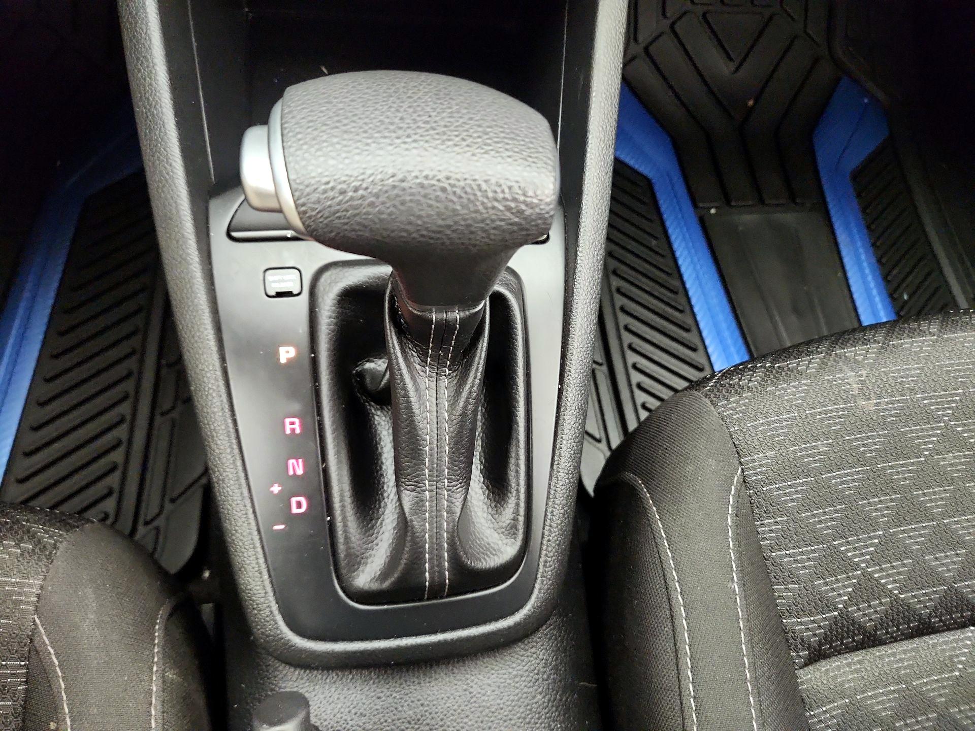 Thumbnail: 2021 Kia Rio - 15