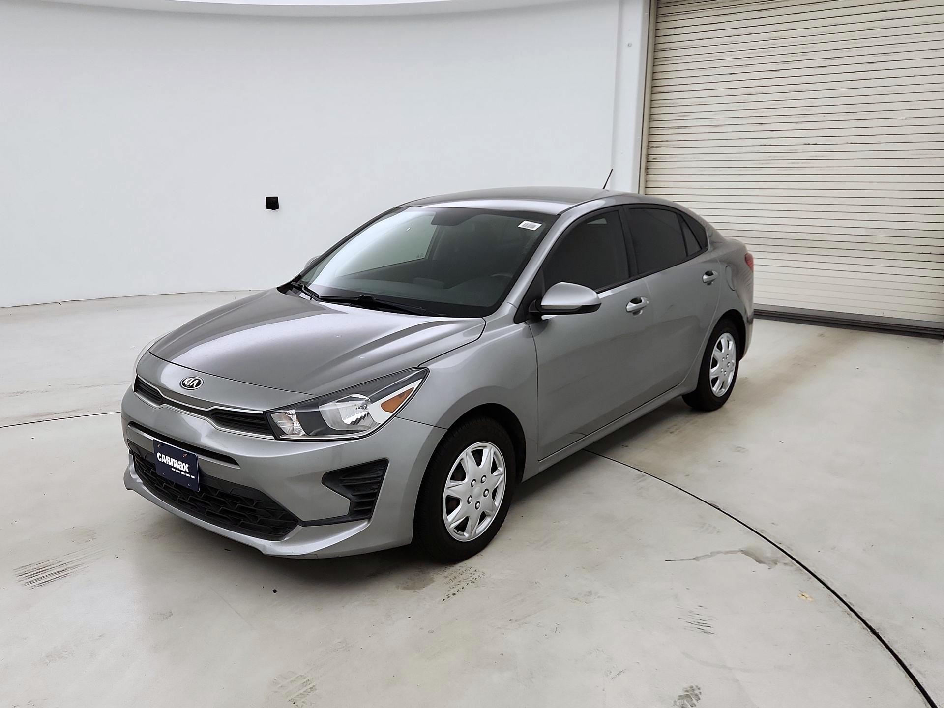 Thumbnail: 2021 Kia Rio - 3