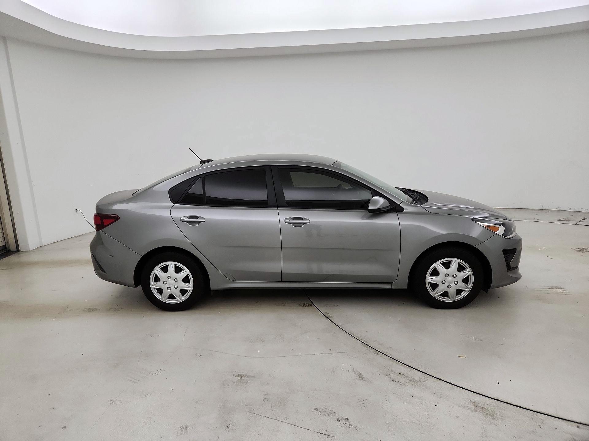 Thumbnail: 2021 Kia Rio - 4