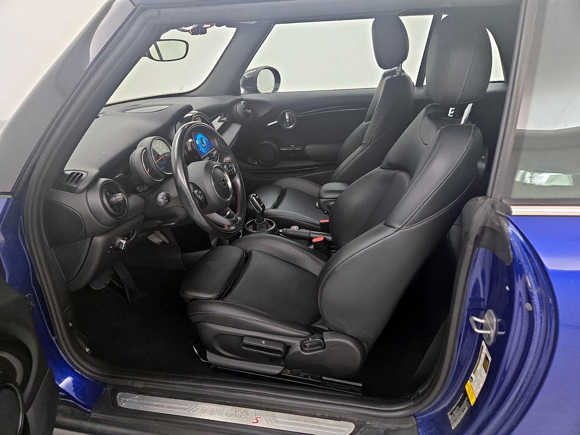 Thumbnail: 2021 MINI Cooper - 11