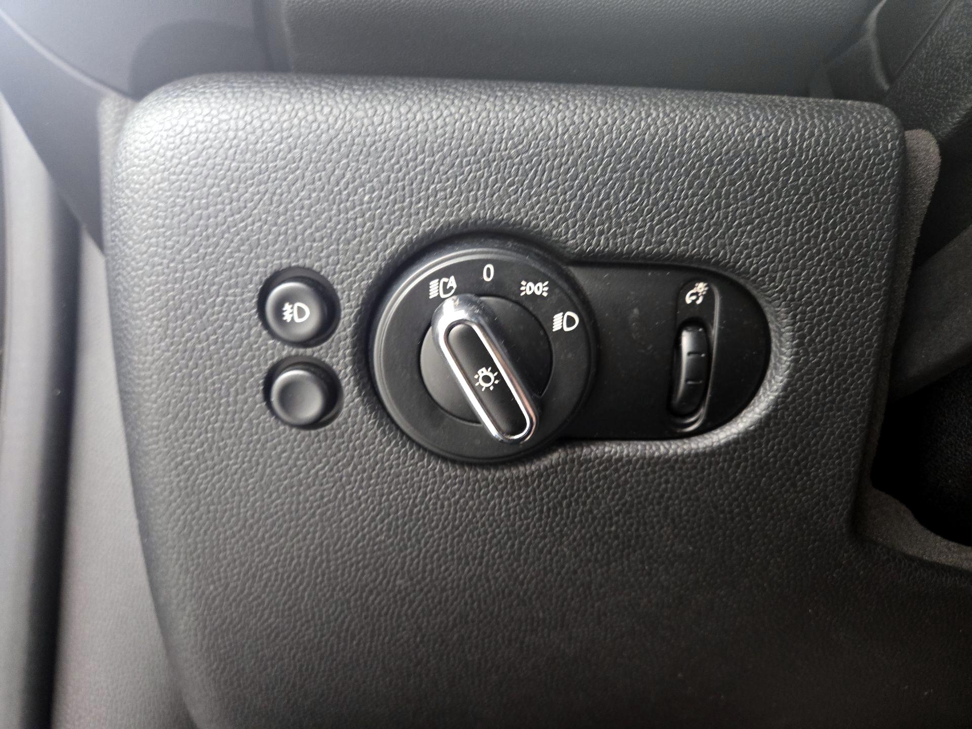 Thumbnail: 2021 MINI Cooper - 13