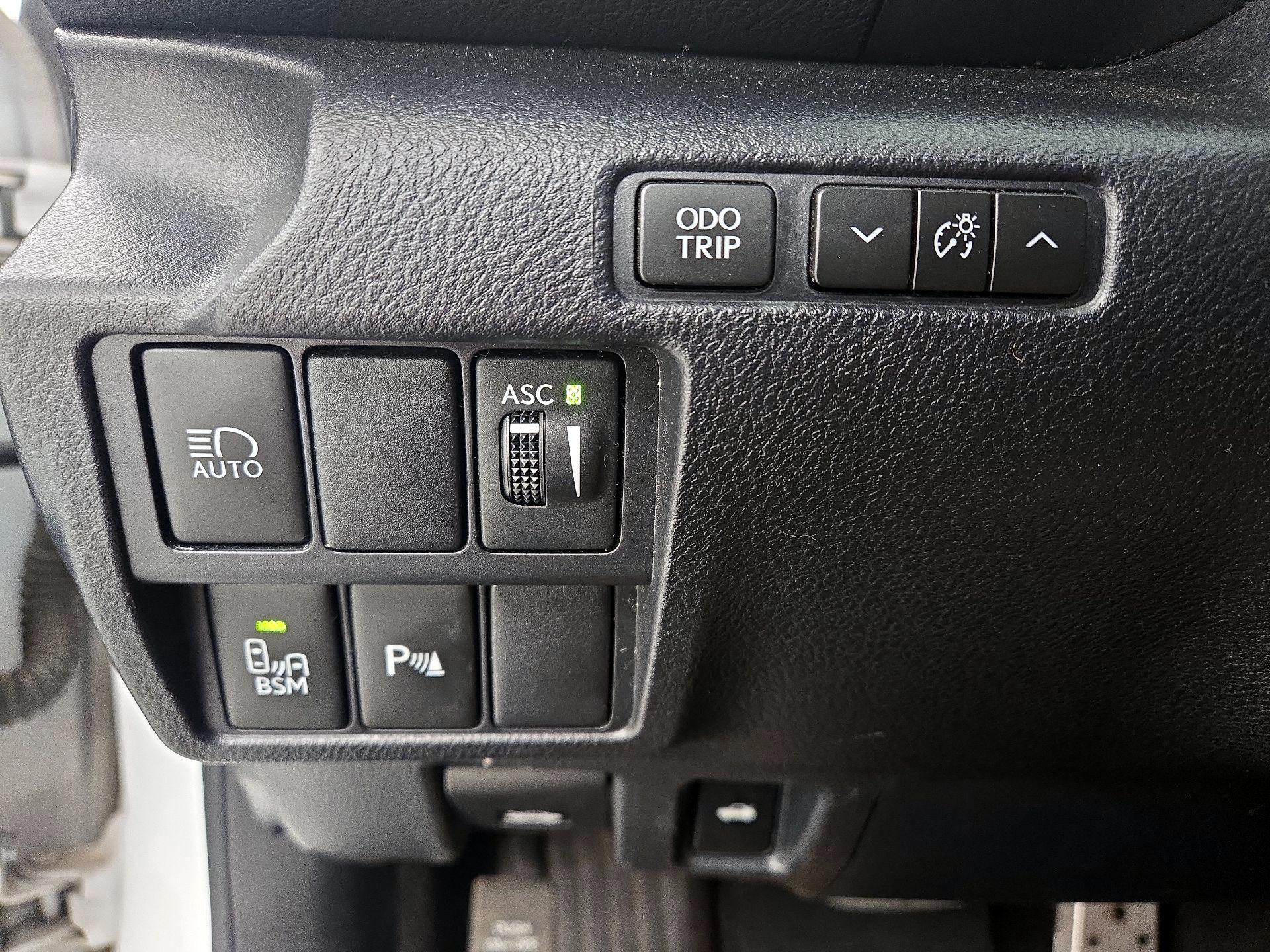 Thumbnail: 2020 Lexus IS - 13