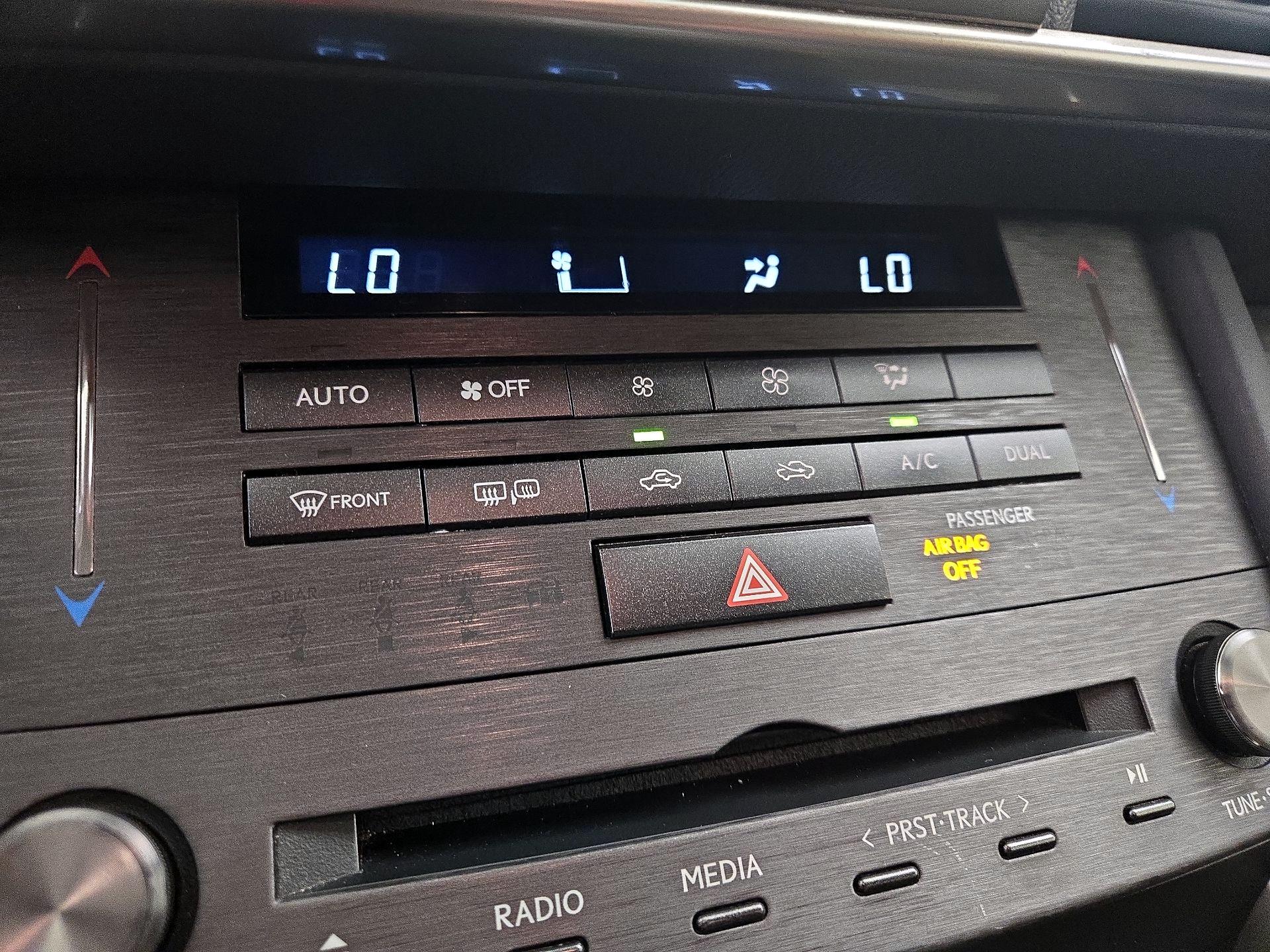 Thumbnail: 2020 Lexus IS - 16