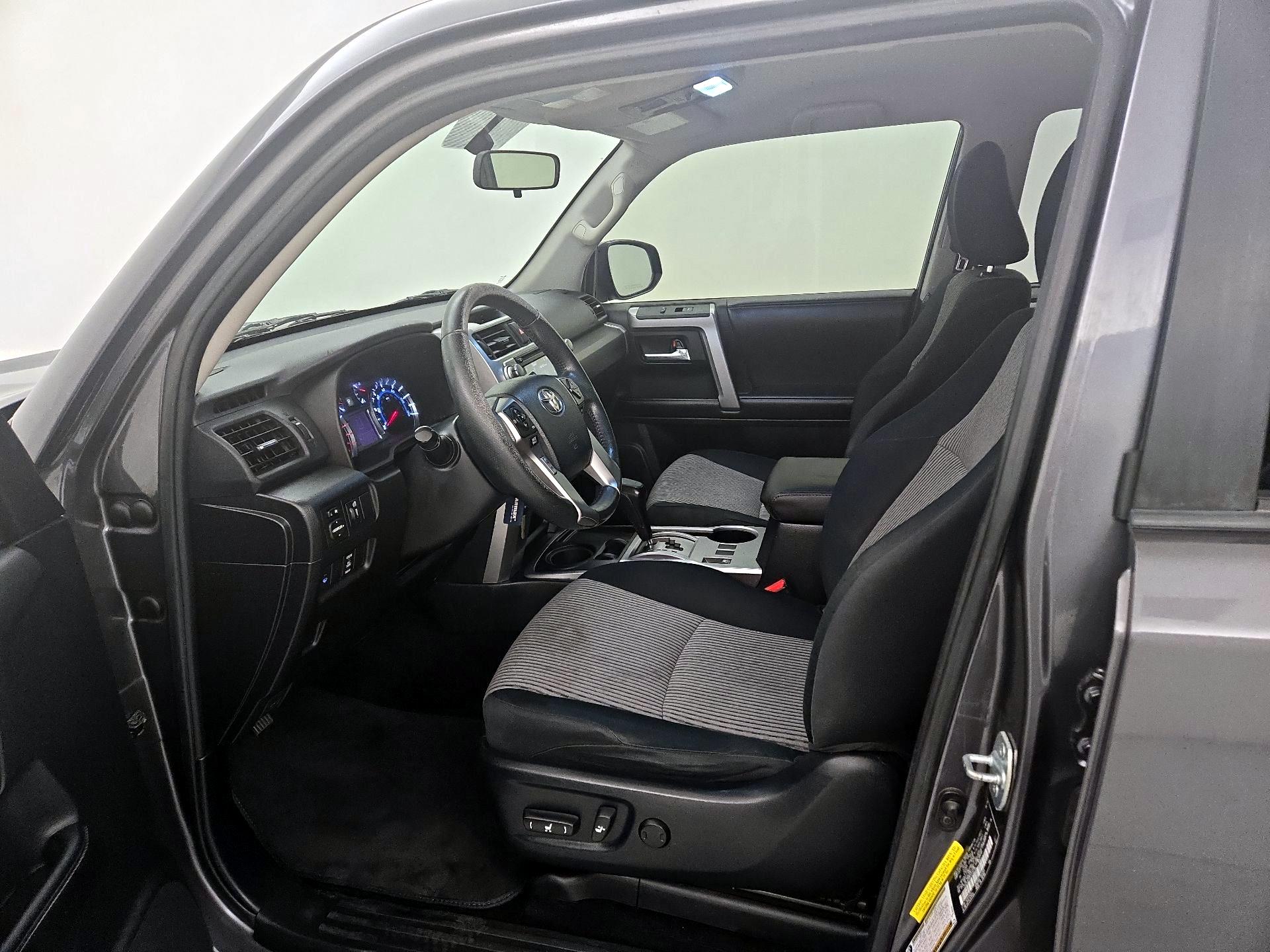 Thumbnail: 2015 Toyota 4Runner - 11