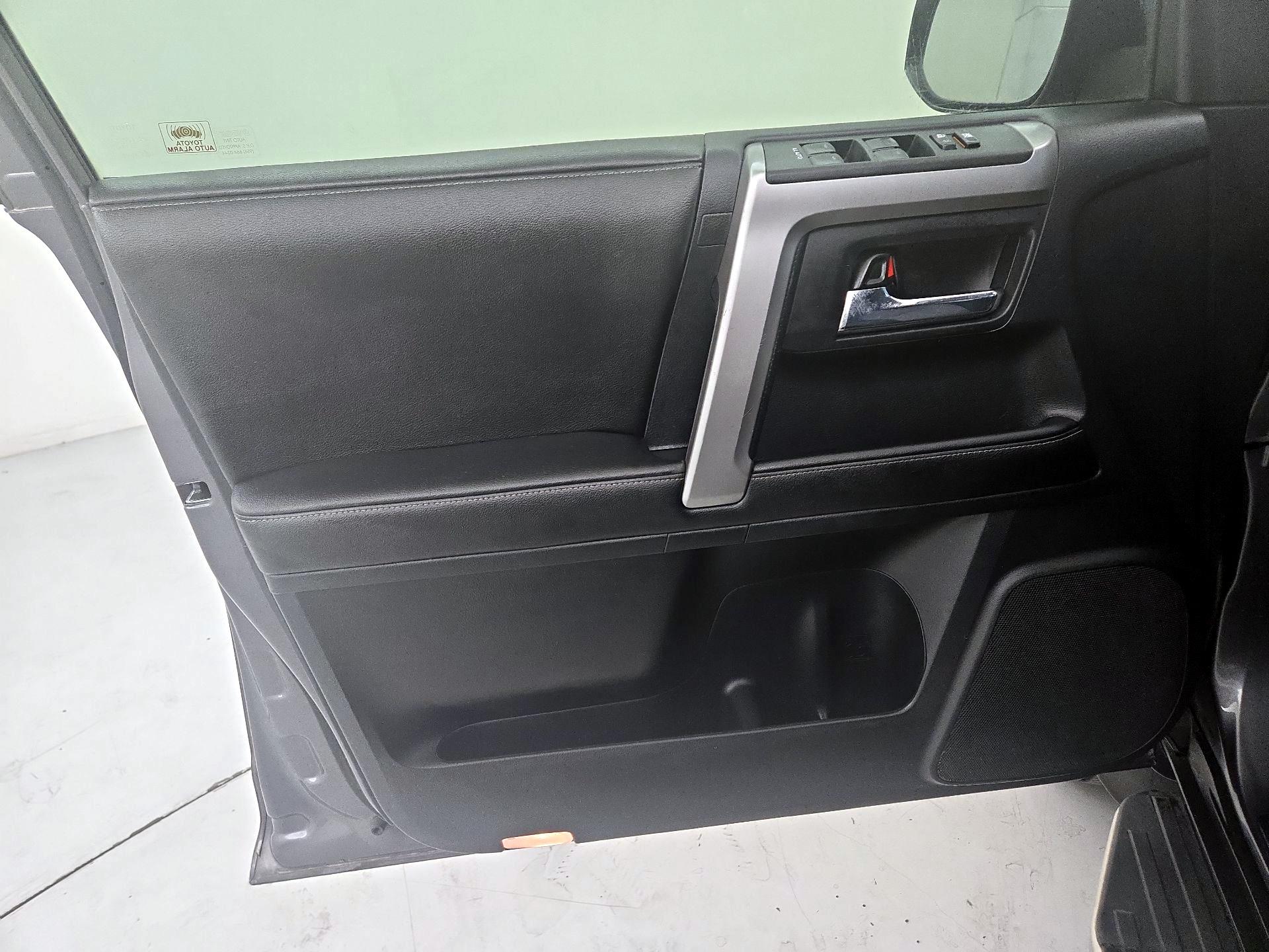 Thumbnail: 2015 Toyota 4Runner - 12