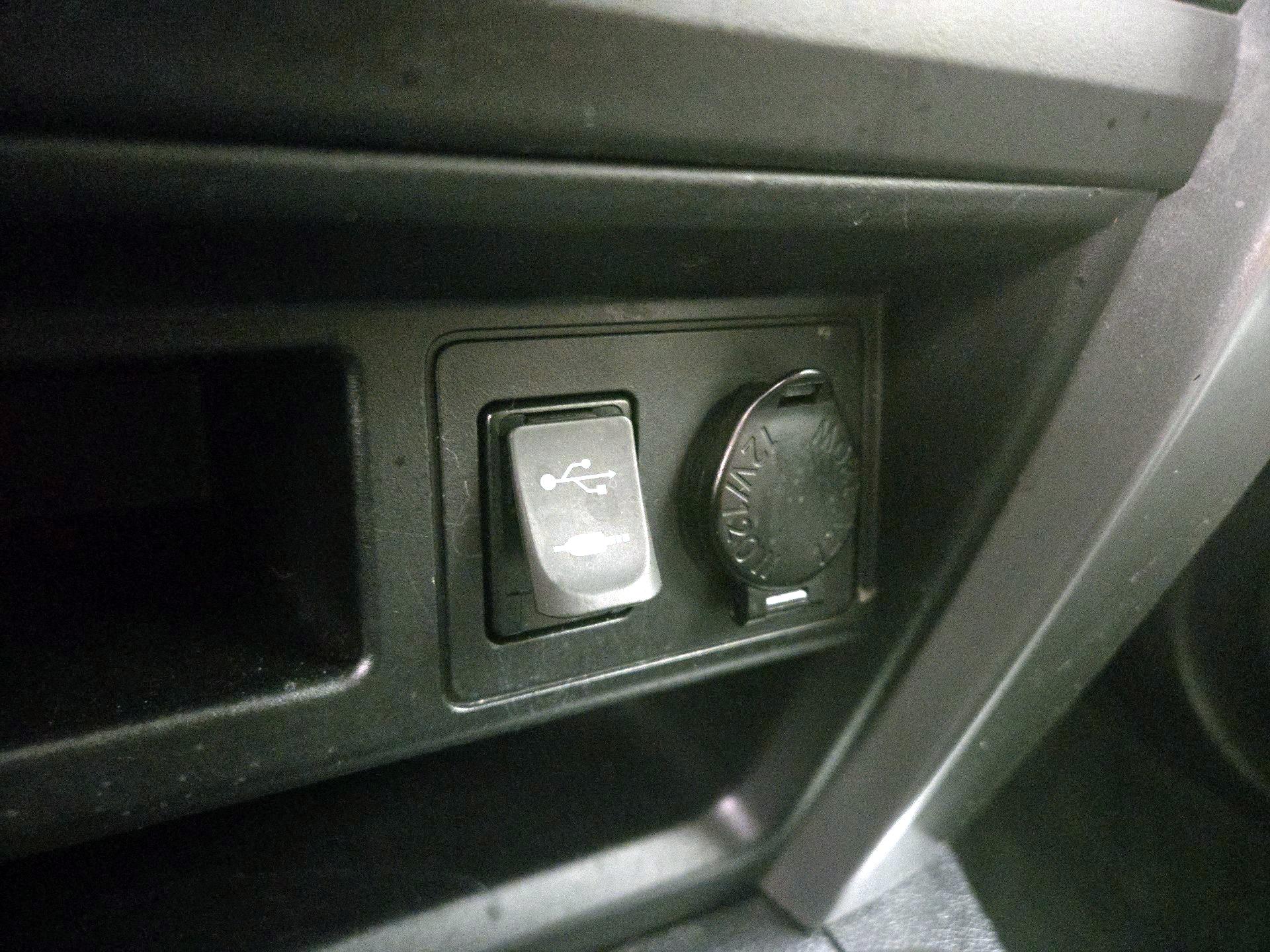 Thumbnail: 2015 Toyota 4Runner - 18