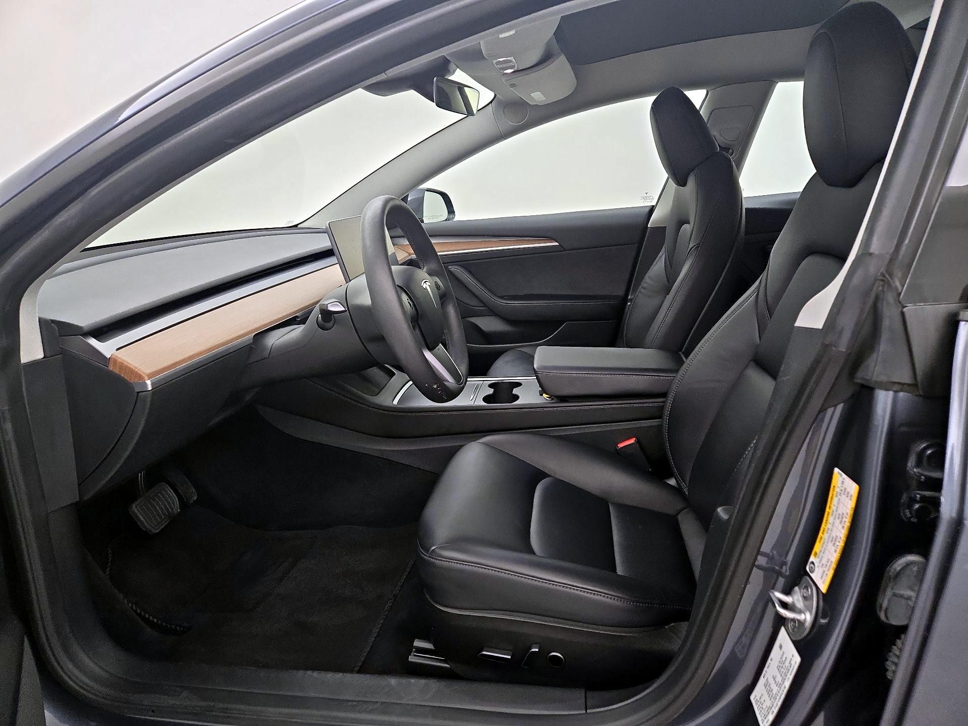 Thumbnail: 2023 Tesla Model 3 - 11