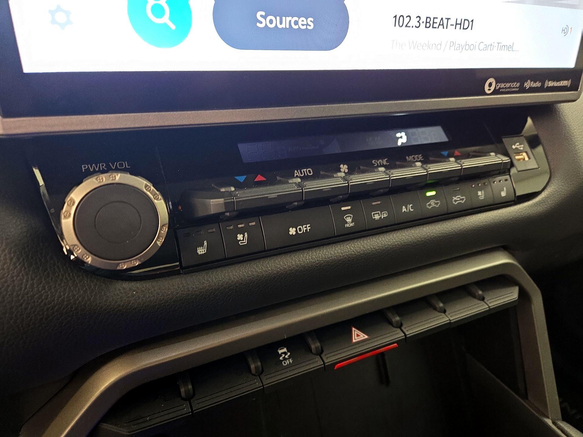 Thumbnail: 2022 Toyota Tundra - 16