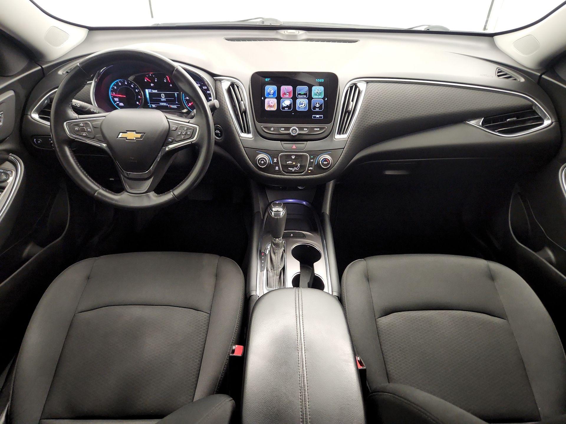 Thumbnail: 2017 Chevrolet Malibu - 9