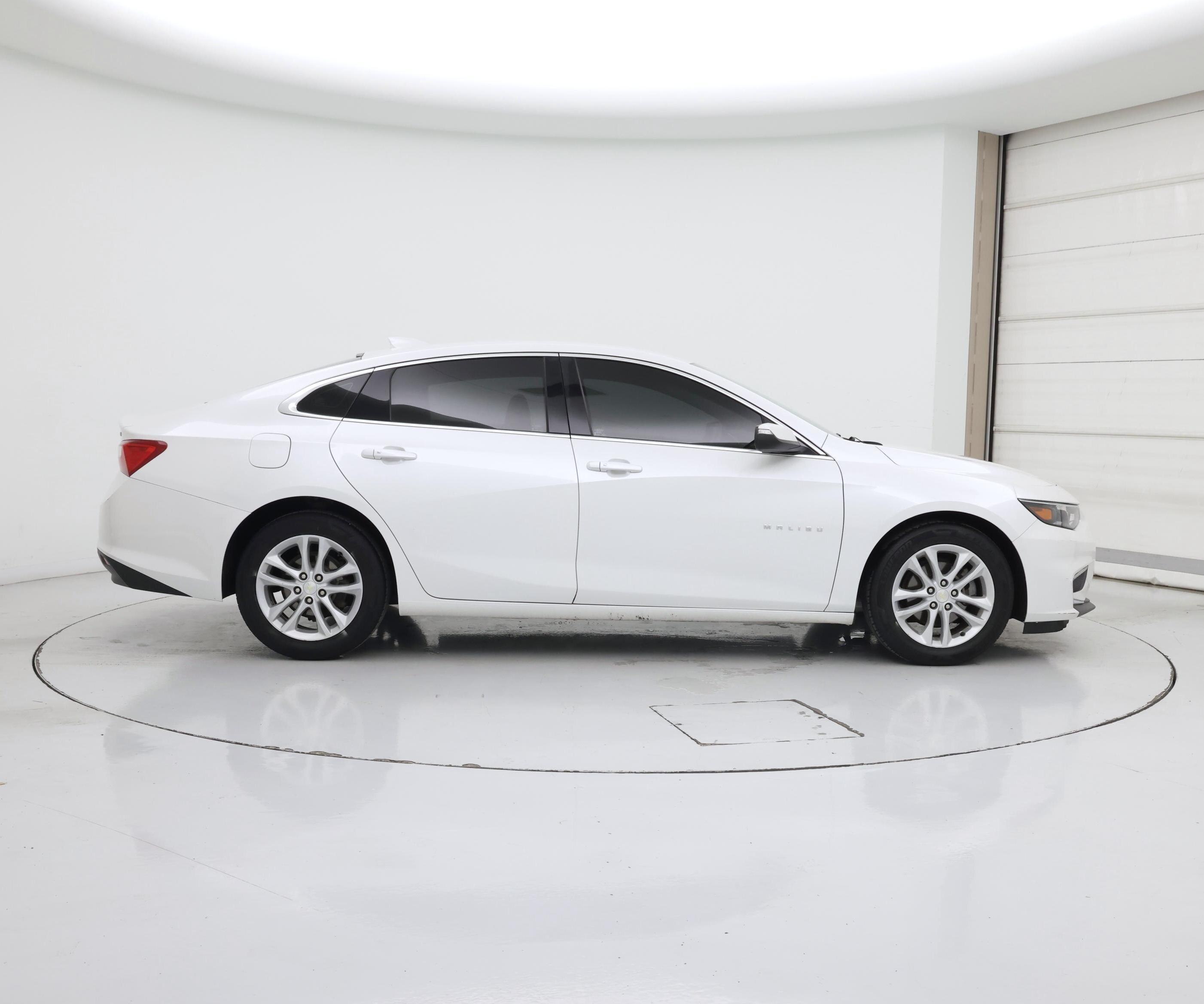 Thumbnail: 2017 Chevrolet Malibu - 7