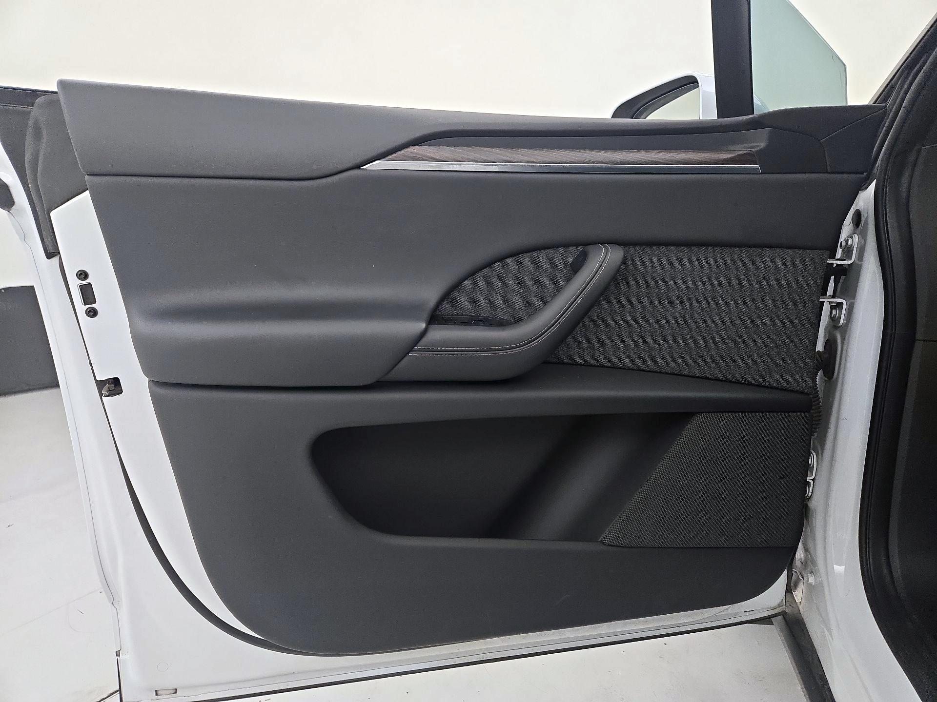 Thumbnail: 2022 Tesla Model X - 12