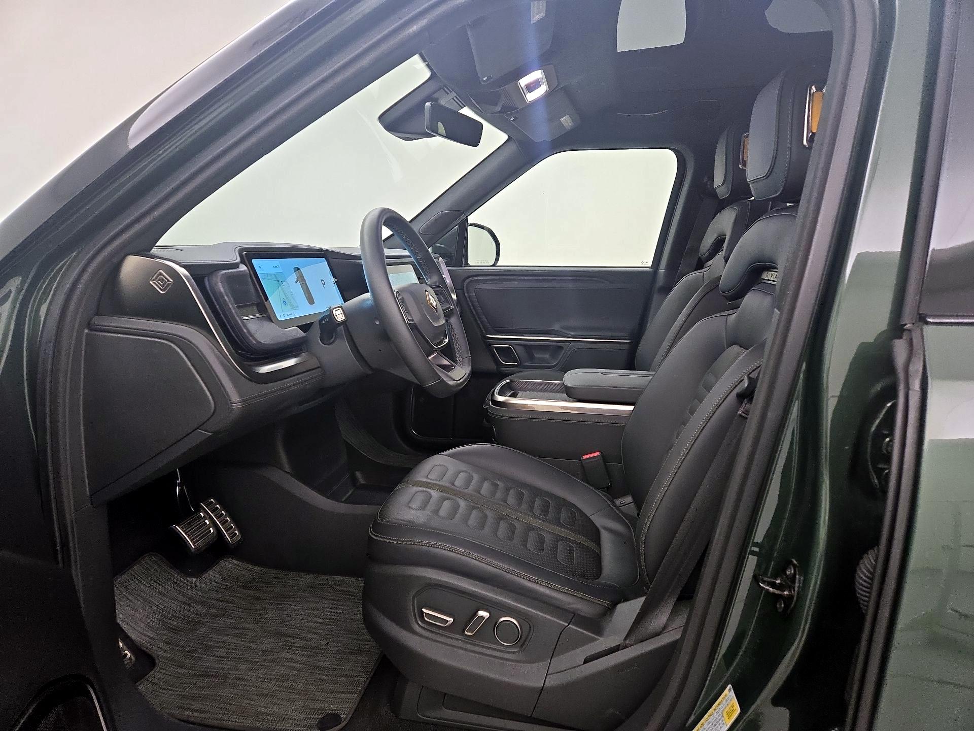 Thumbnail: 2023 Rivian R1S - 11