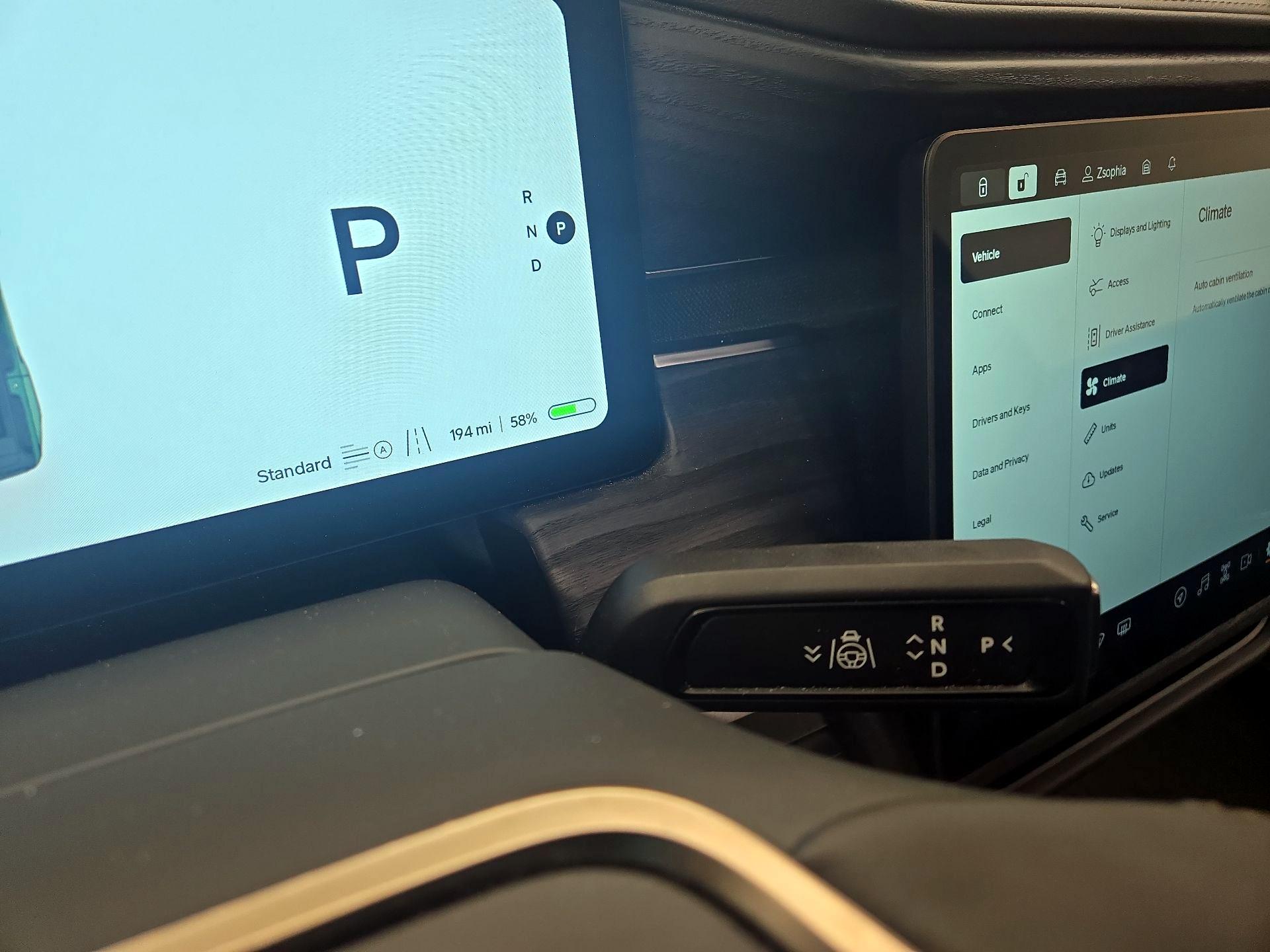 Thumbnail: 2023 Rivian R1S - 17