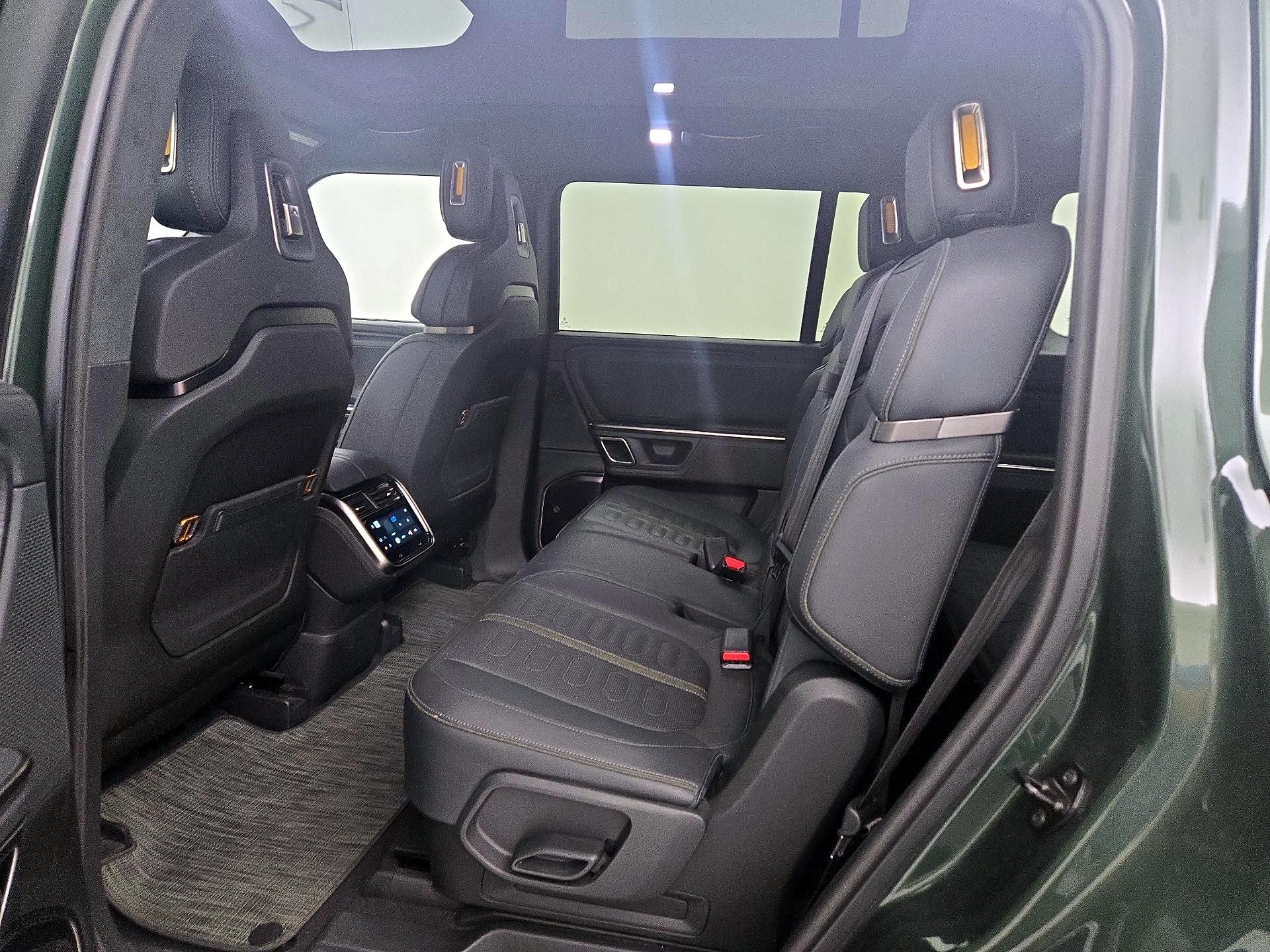 Thumbnail: 2023 Rivian R1S - 20