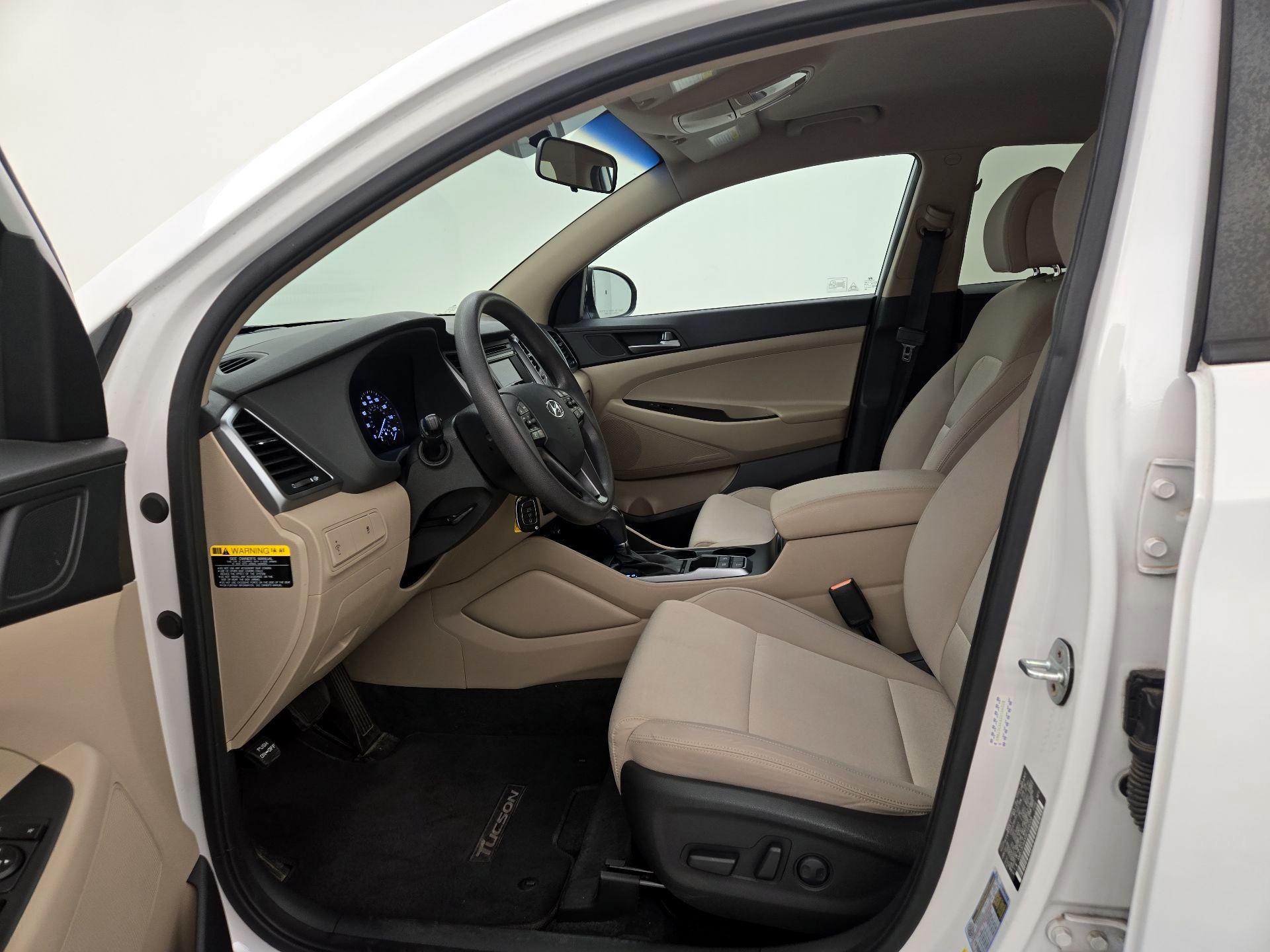 Thumbnail: 2016 Hyundai Tucson - 11