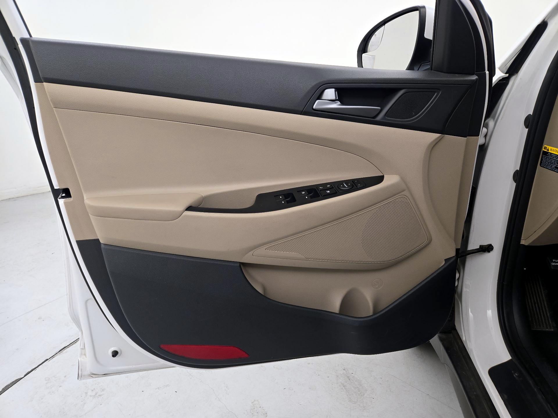 Thumbnail: 2016 Hyundai Tucson - 12