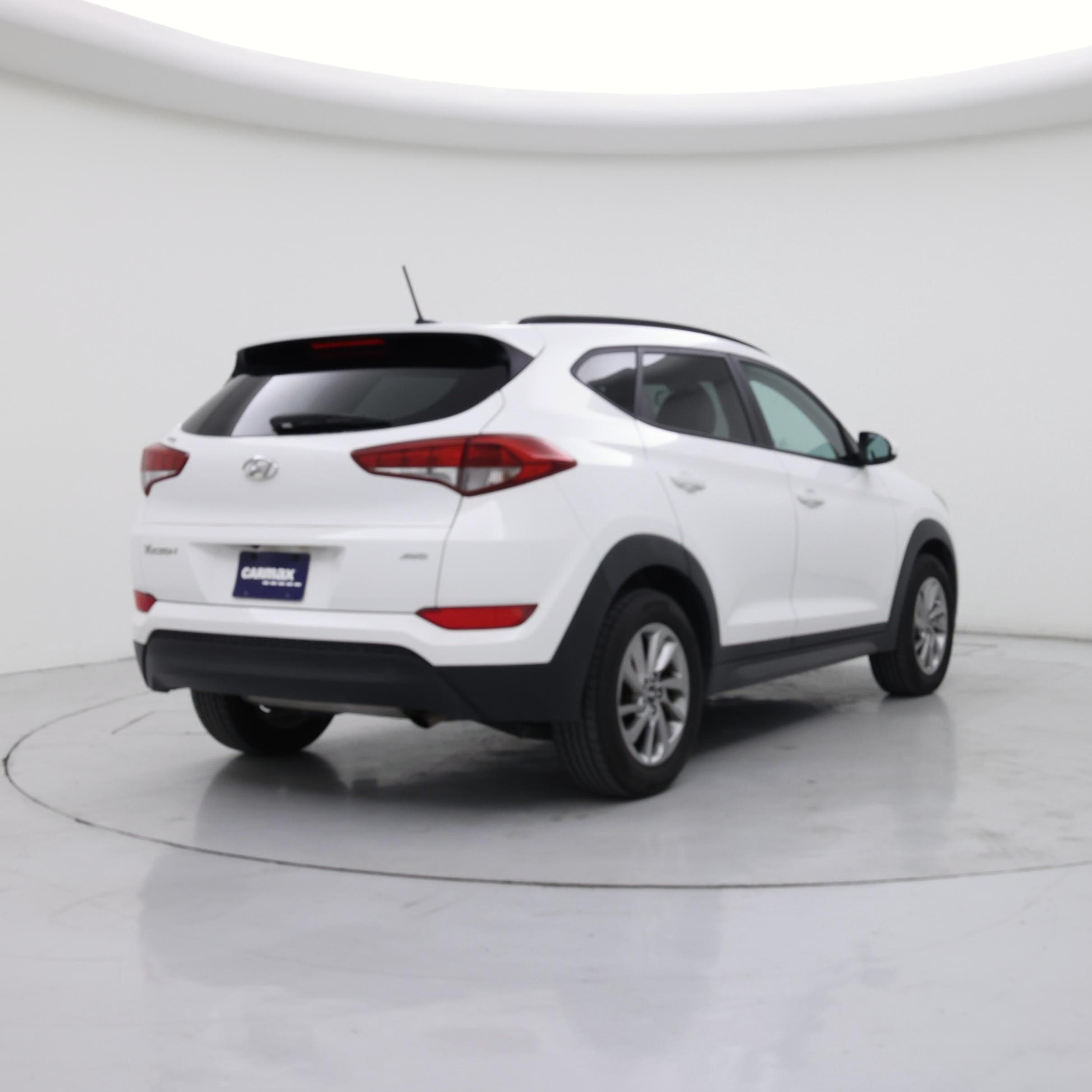 Thumbnail: 2016 Hyundai Tucson - 8
