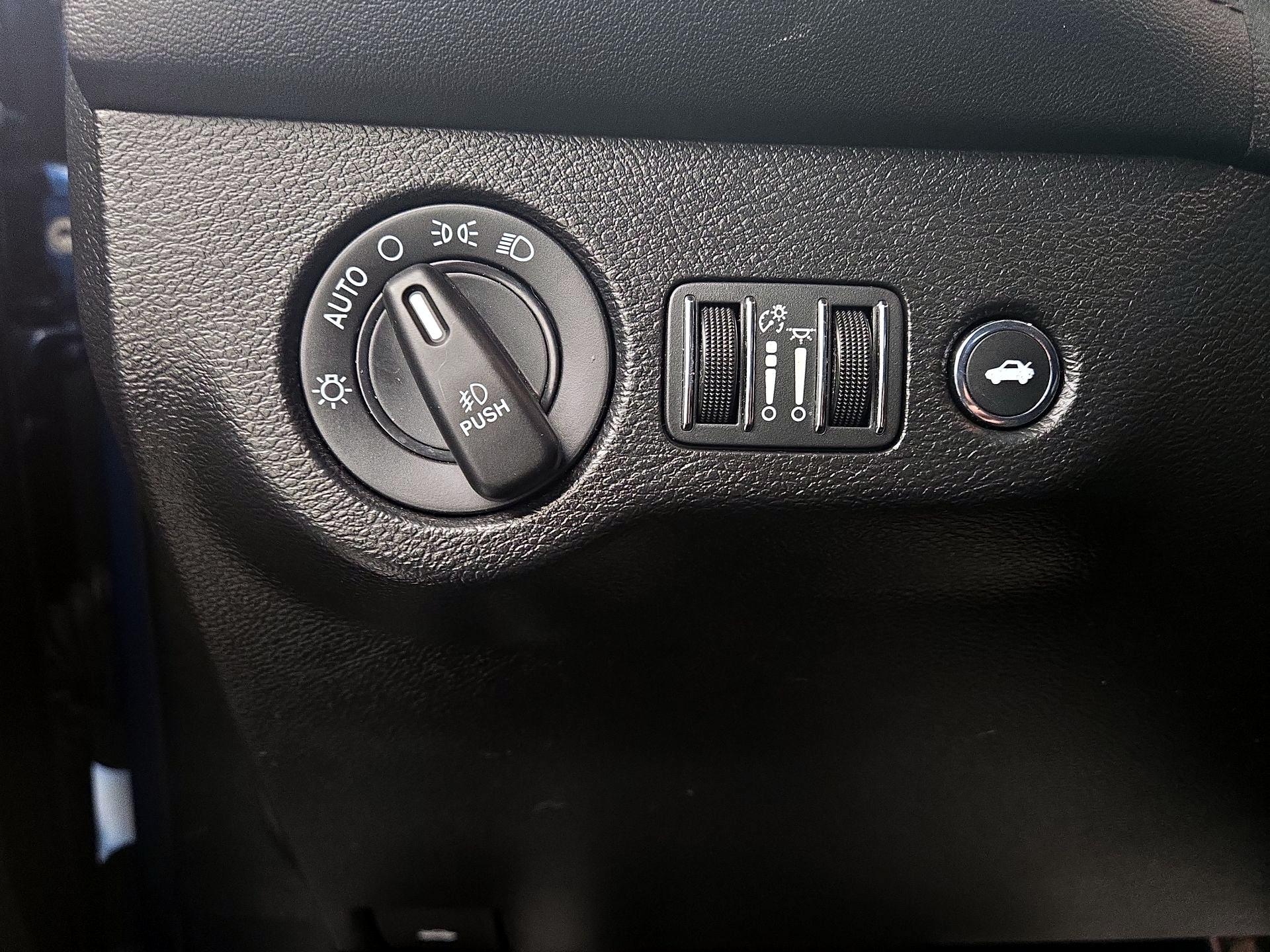 Thumbnail: 2020 Dodge Challenger - 13