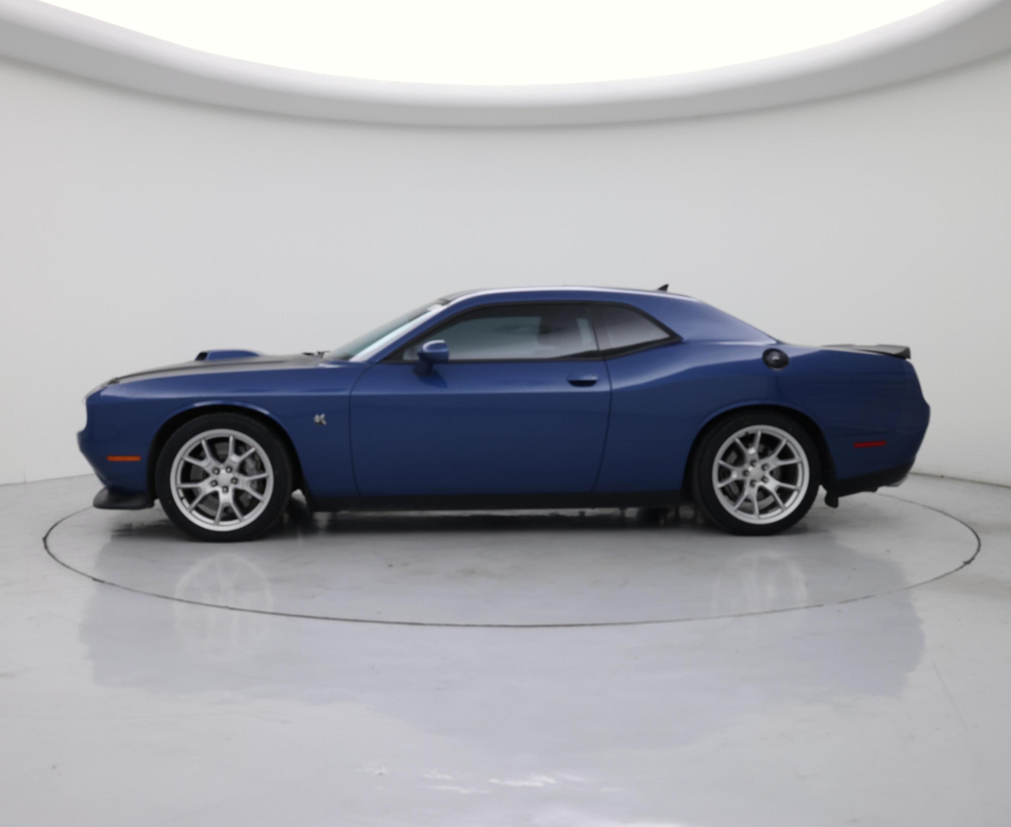 Thumbnail: 2020 Dodge Challenger - 3