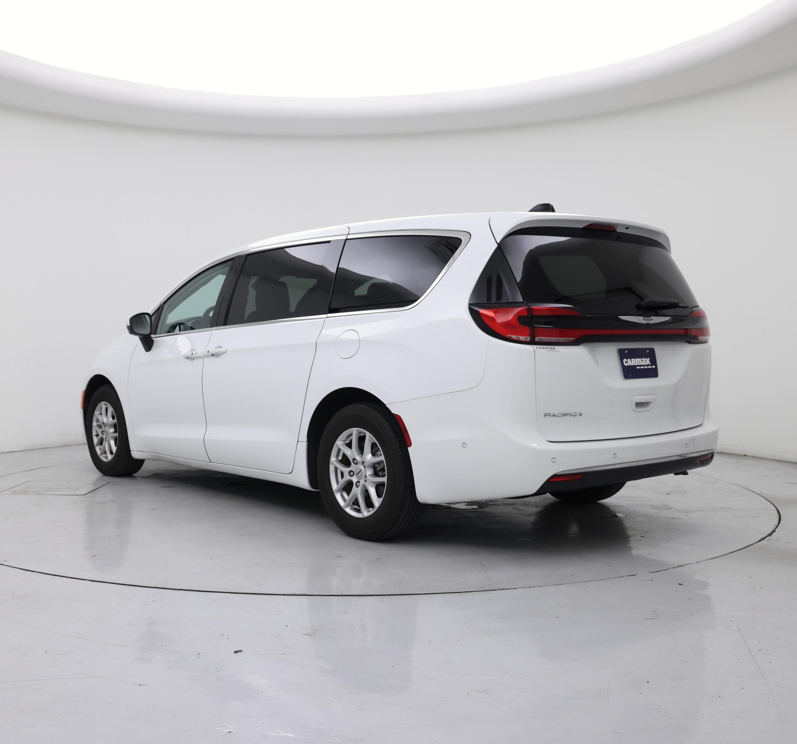 Thumbnail: 2023 Chrysler Pacifica - 2