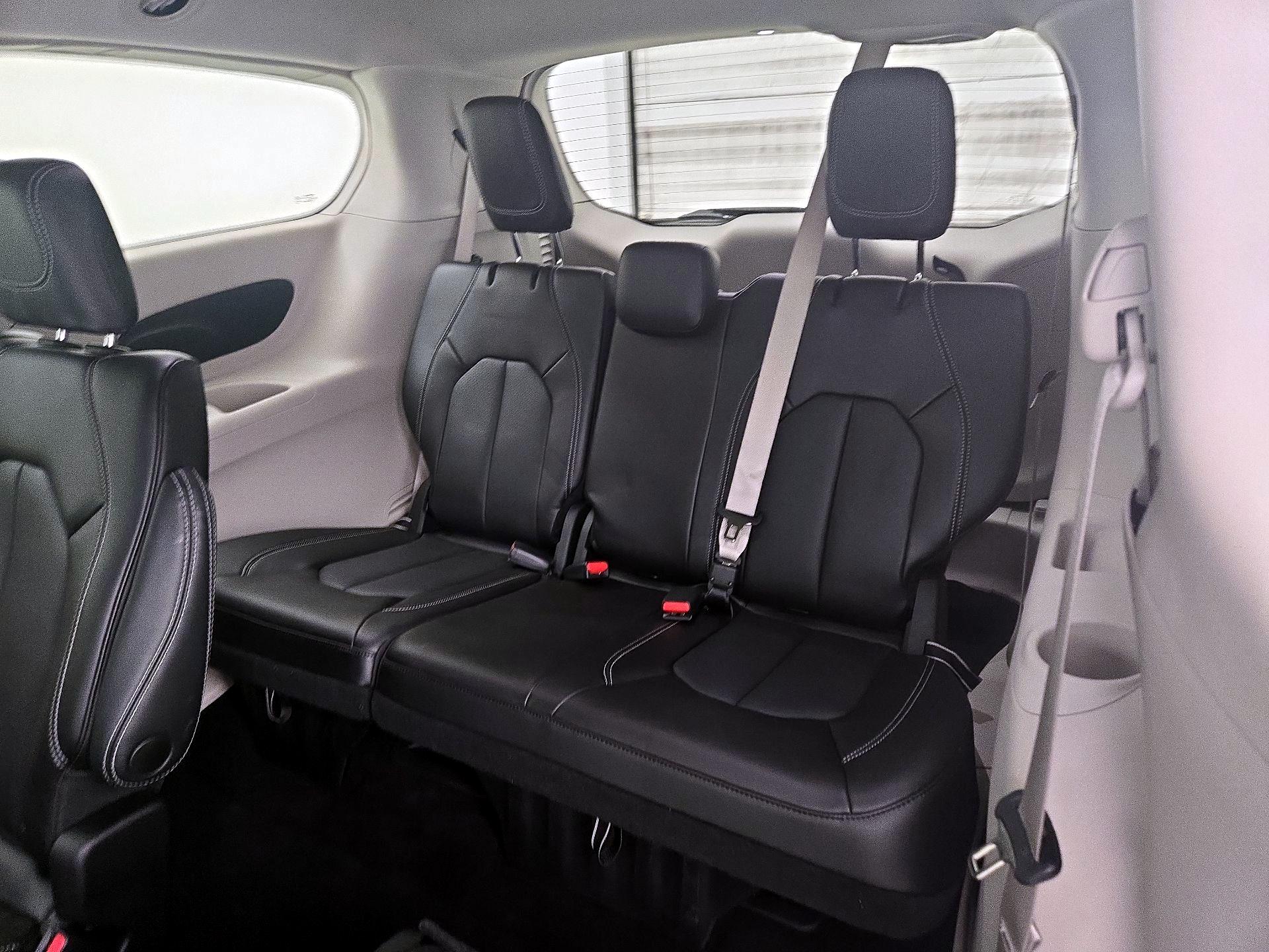 Thumbnail: 2023 Chrysler Pacifica - 20