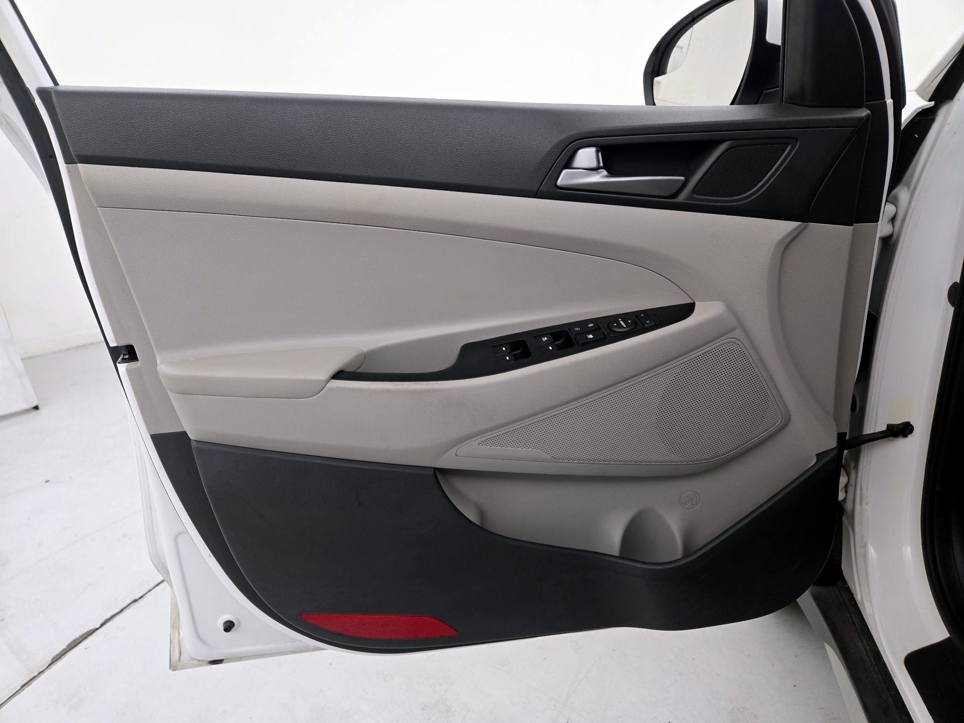 Thumbnail: 2018 Hyundai Tucson - 12