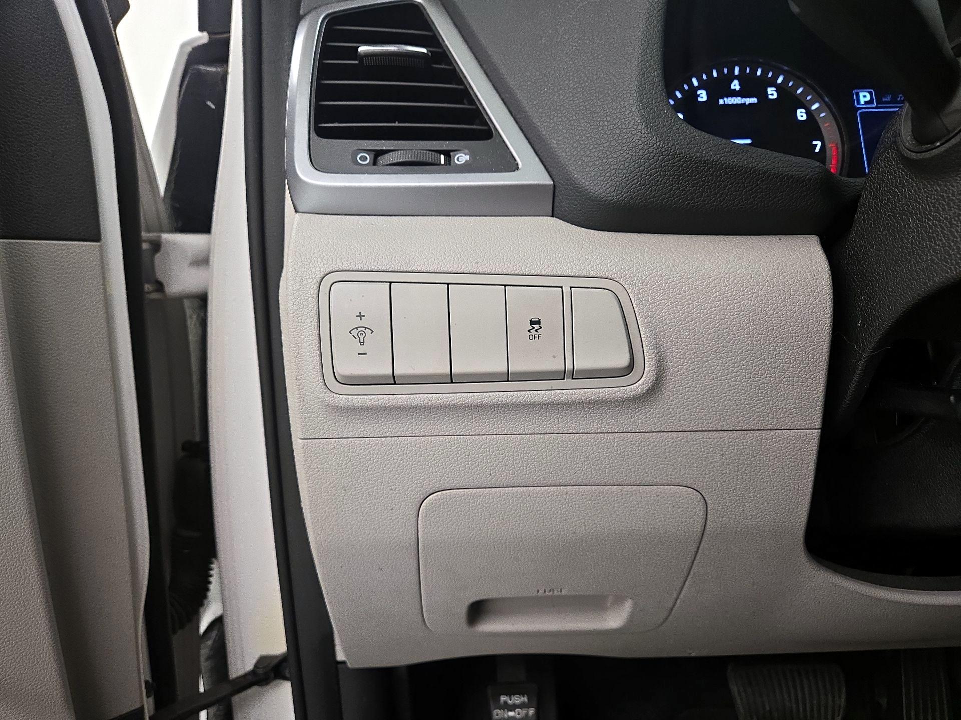 Thumbnail: 2018 Hyundai Tucson - 13