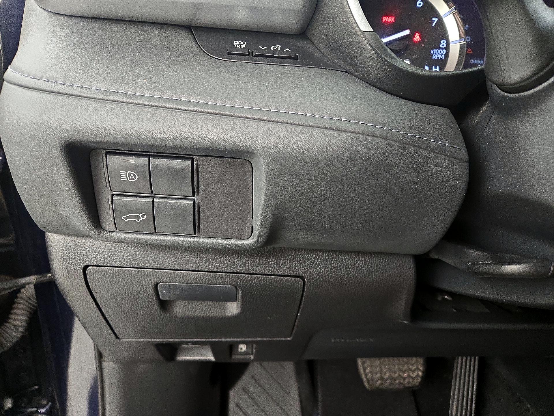 Thumbnail: 2022 Toyota Highlander - 13