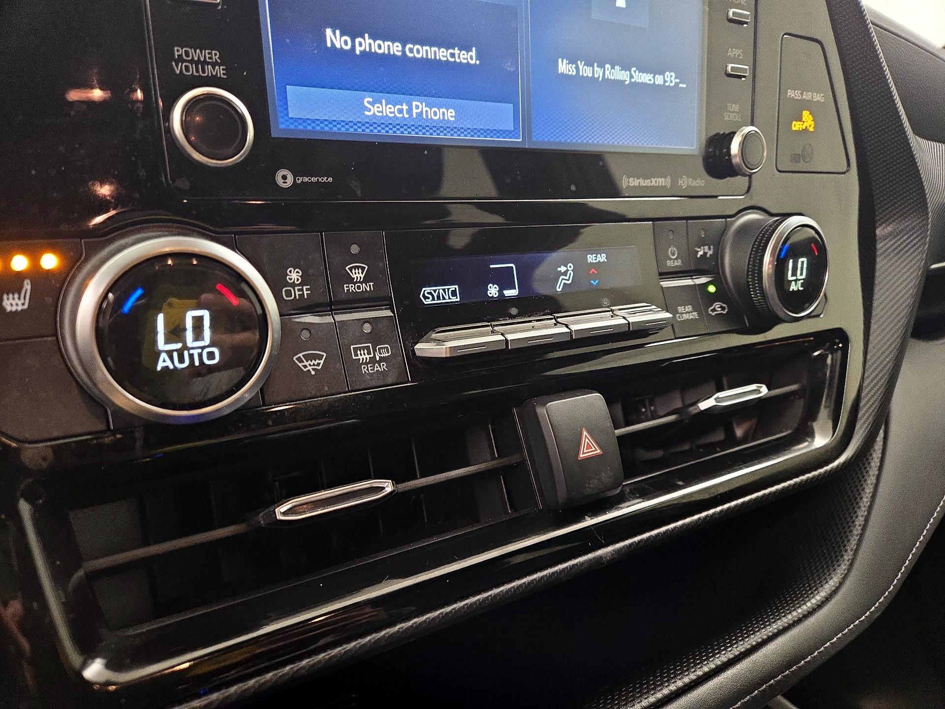 Thumbnail: 2022 Toyota Highlander - 16