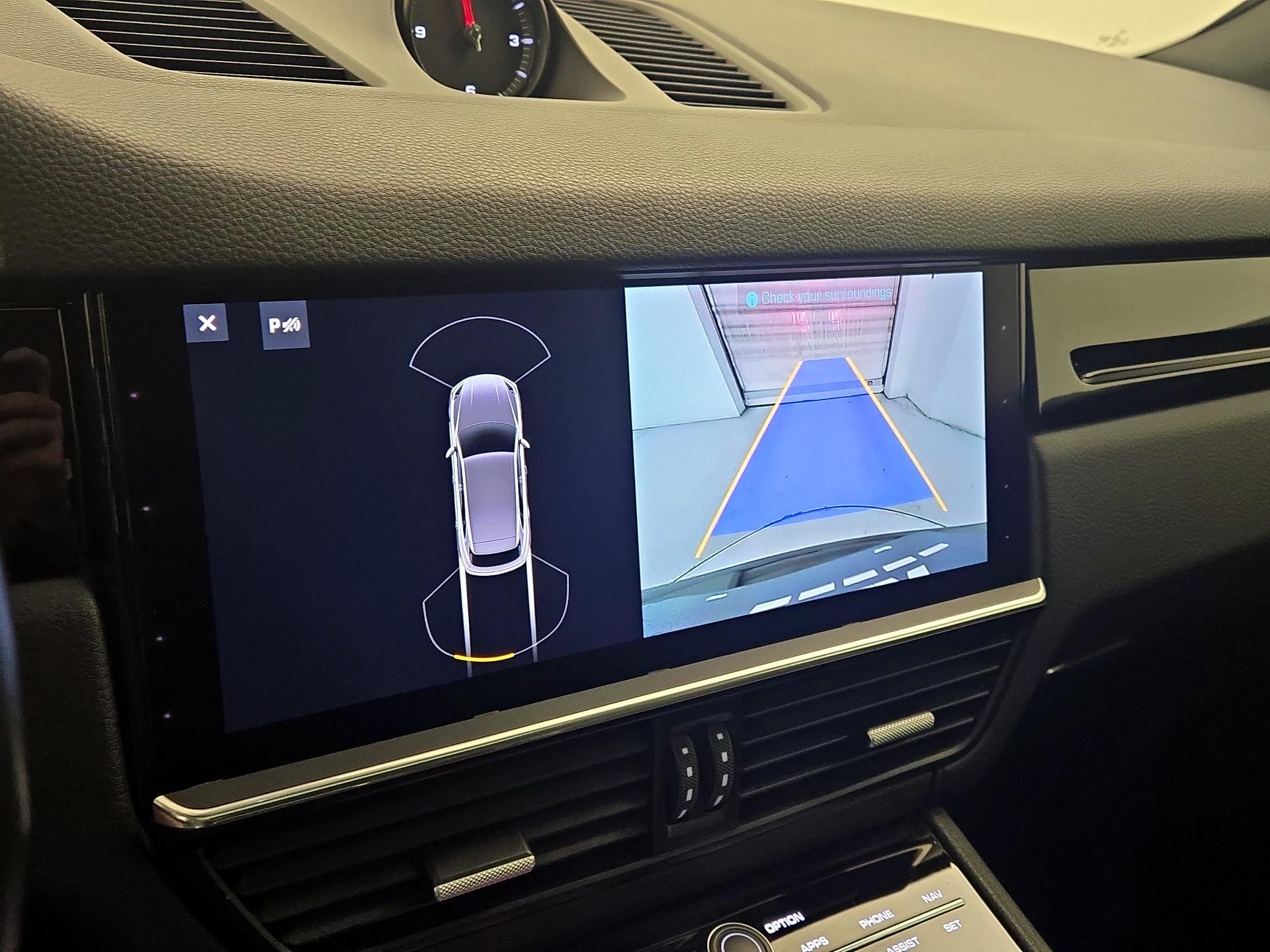 Thumbnail: 2020 Porsche Cayenne - 15