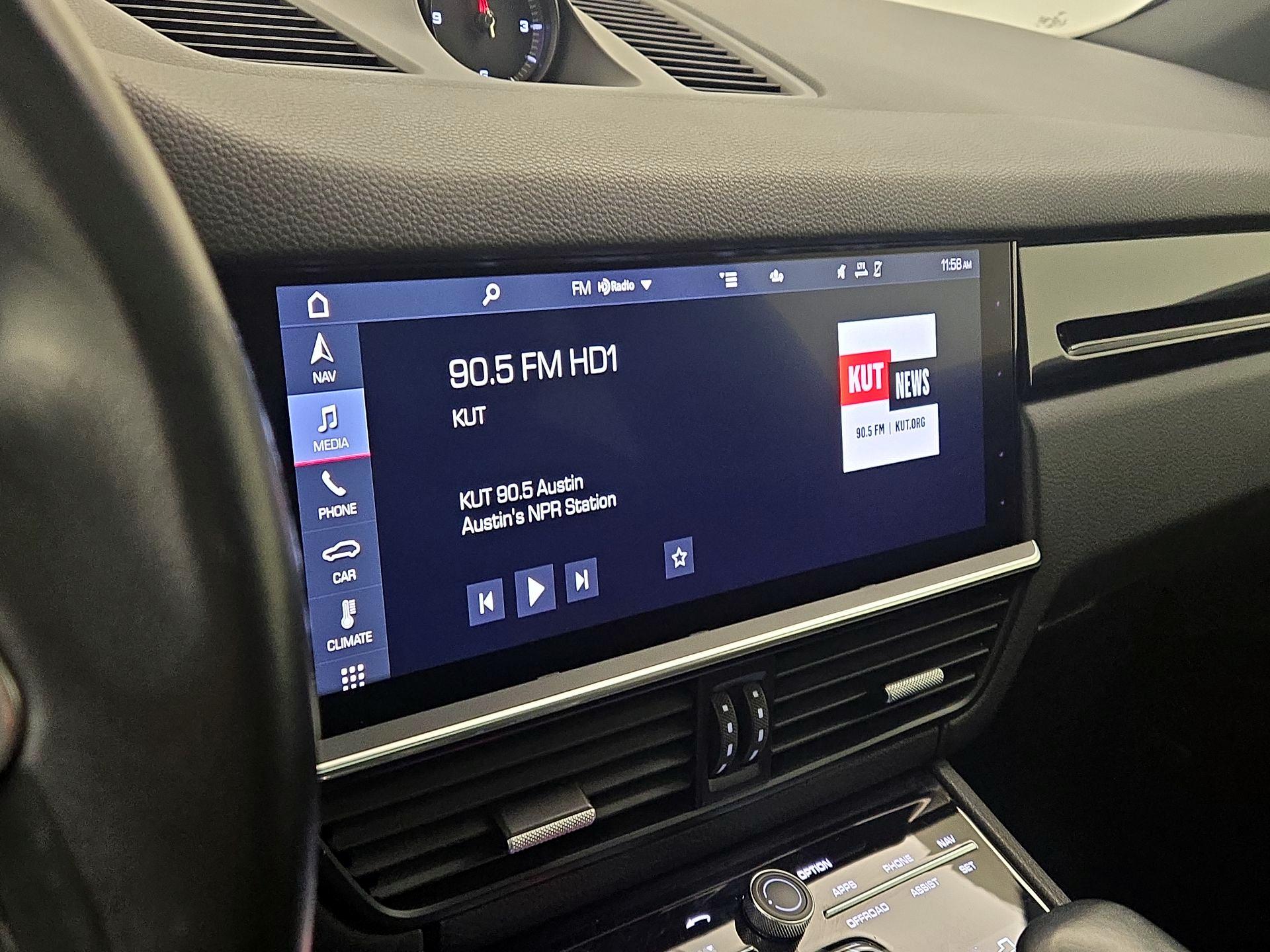 Thumbnail: 2020 Porsche Cayenne - 16