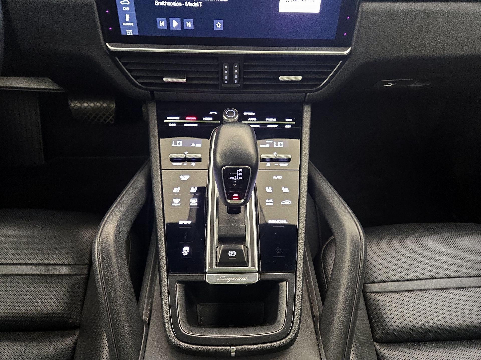 Thumbnail: 2020 Porsche Cayenne - 18