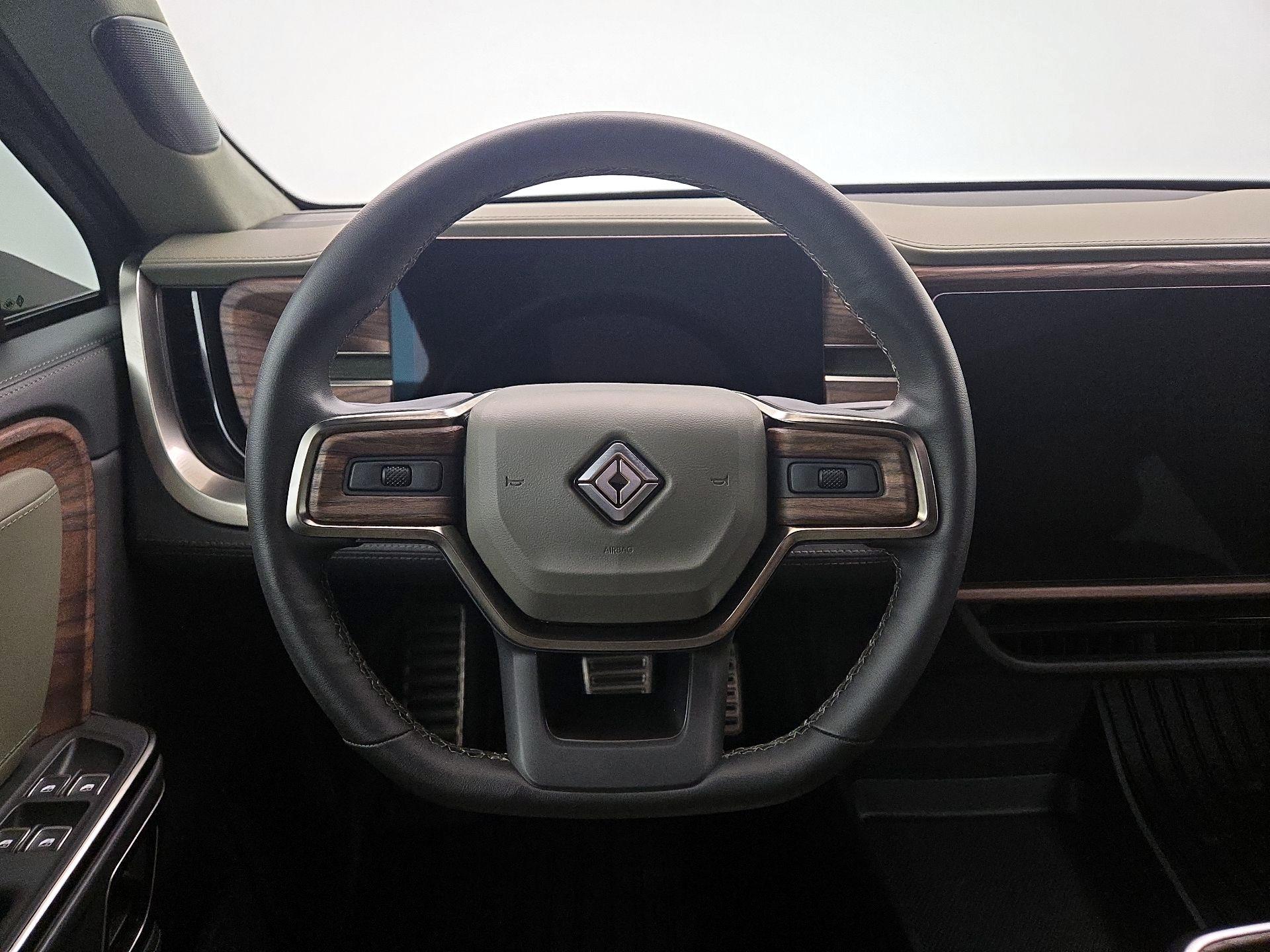 Thumbnail: 2023 Rivian R1T - 10