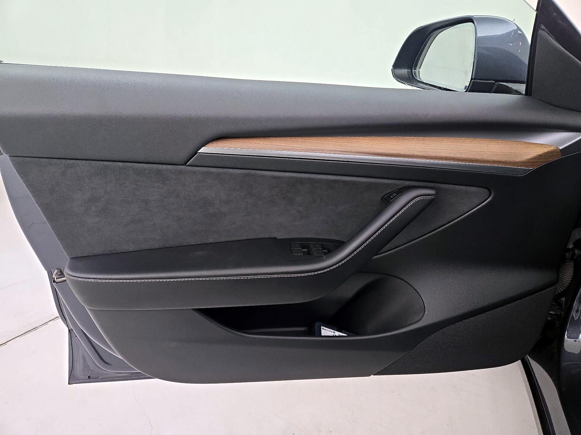 Thumbnail: 2023 Tesla Model 3 - 12