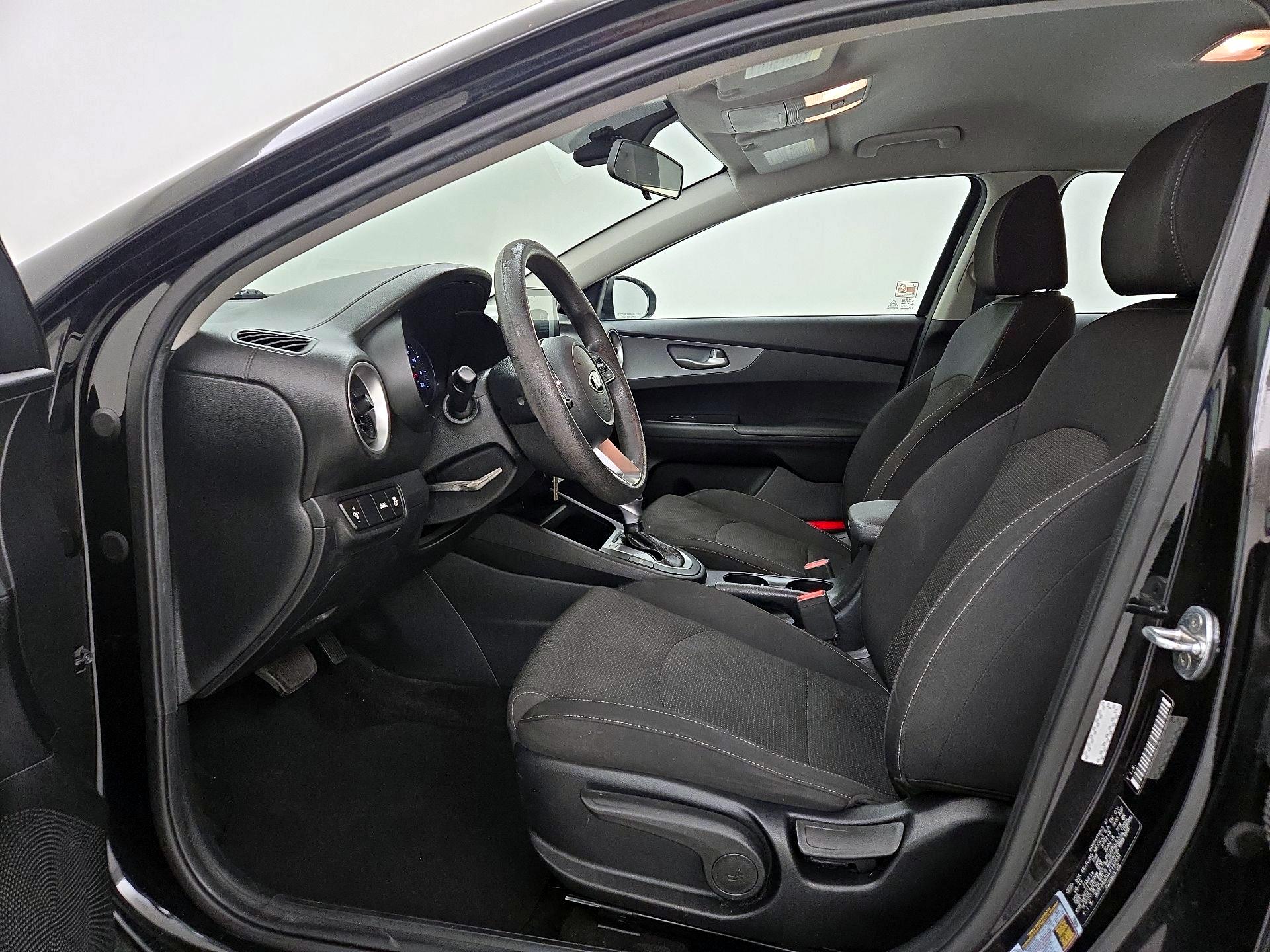 Thumbnail: 2020 Kia Forte - 11