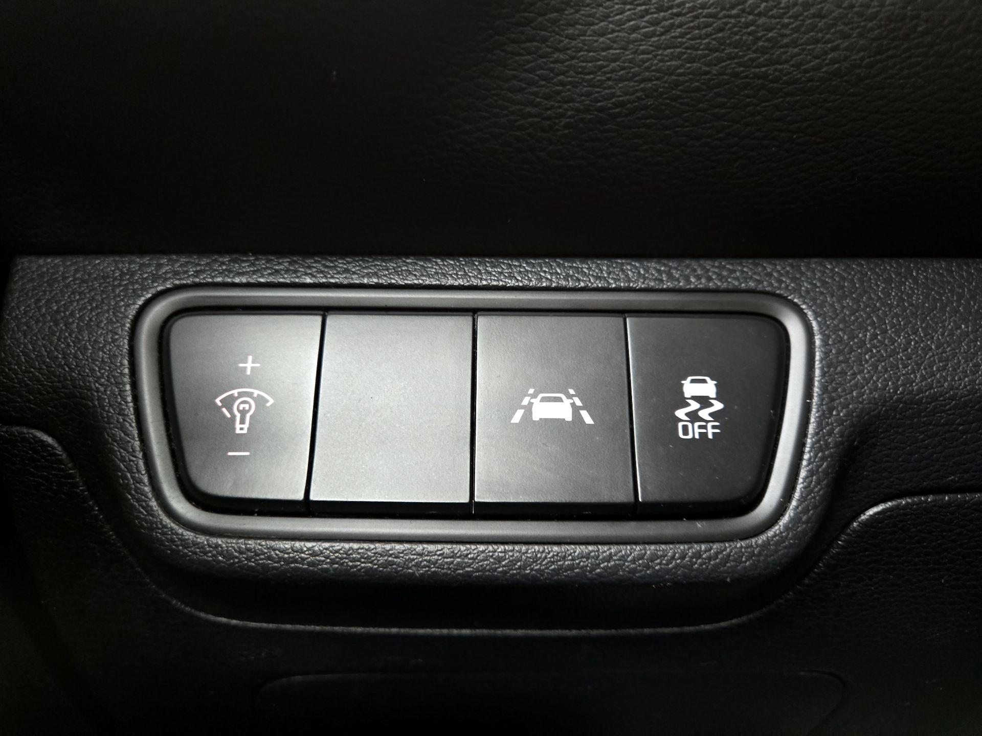 Thumbnail: 2020 Kia Forte - 13