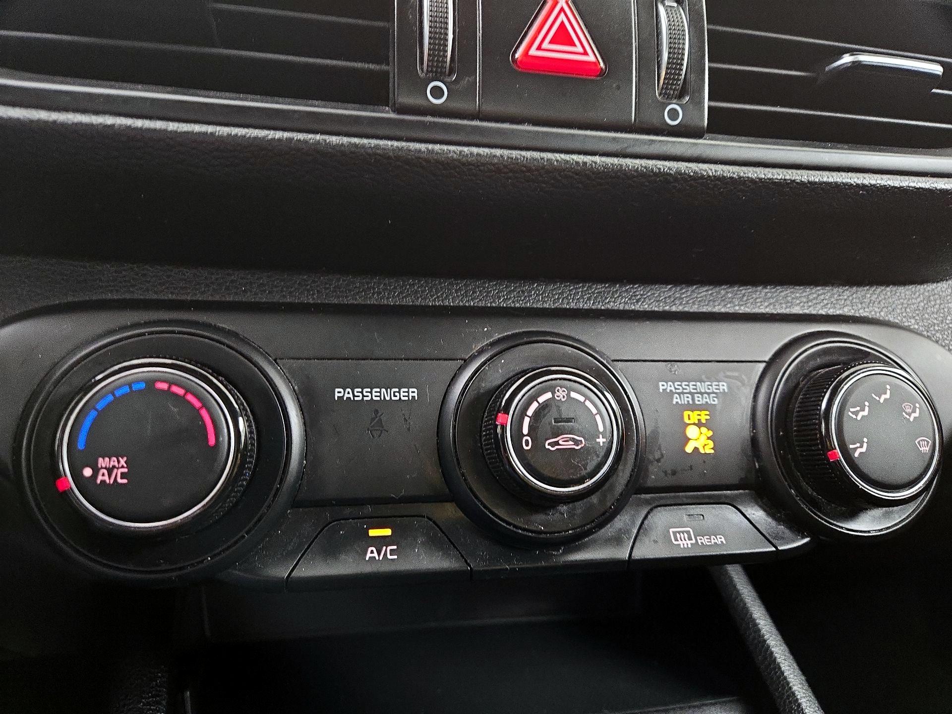 Thumbnail: 2020 Kia Forte - 16