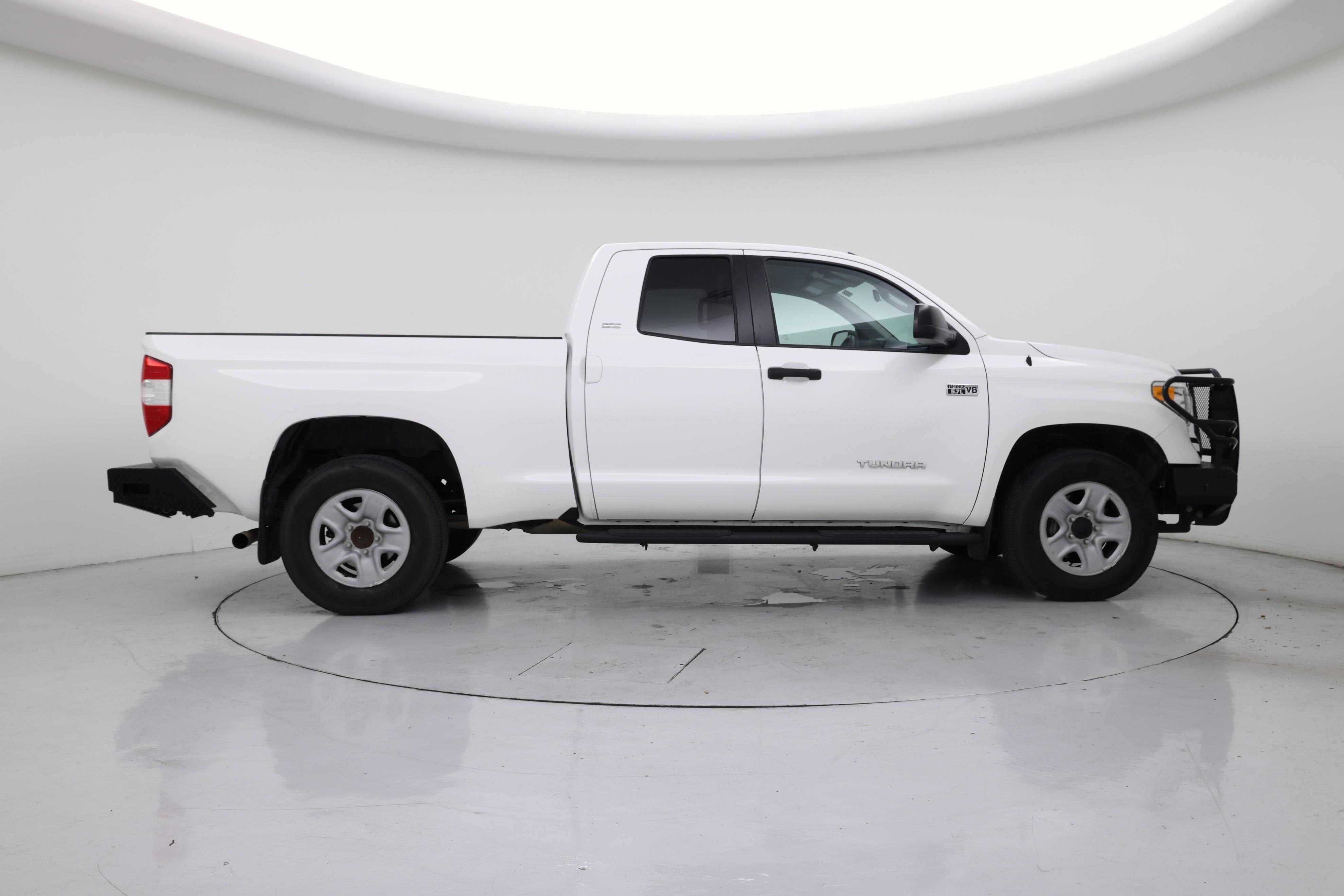 Thumbnail: 2017 Toyota Tundra - 7